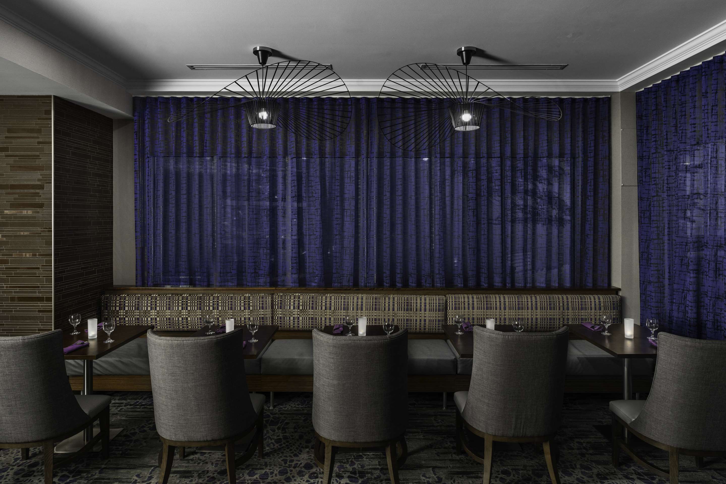 Restaurant | Hilton Garden Inn Calgary Airport