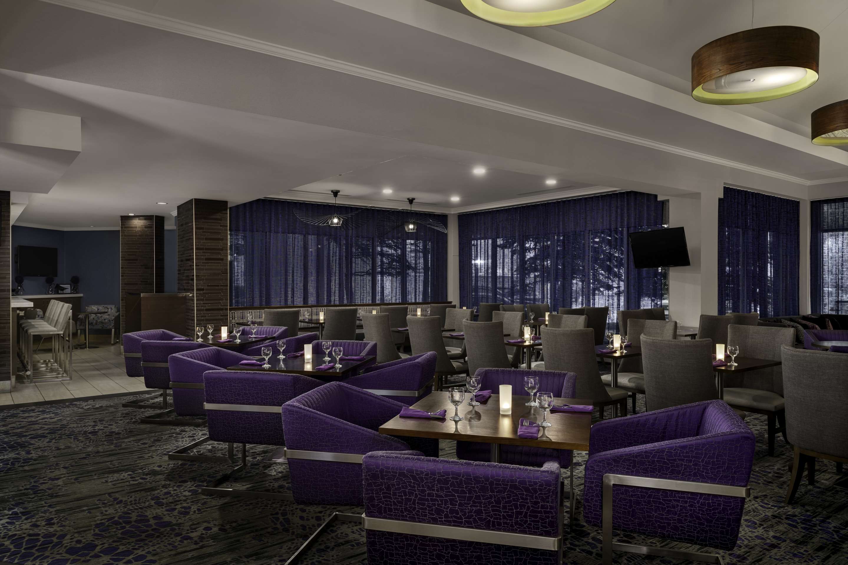 Restaurant | Hilton Garden Inn Calgary Airport
