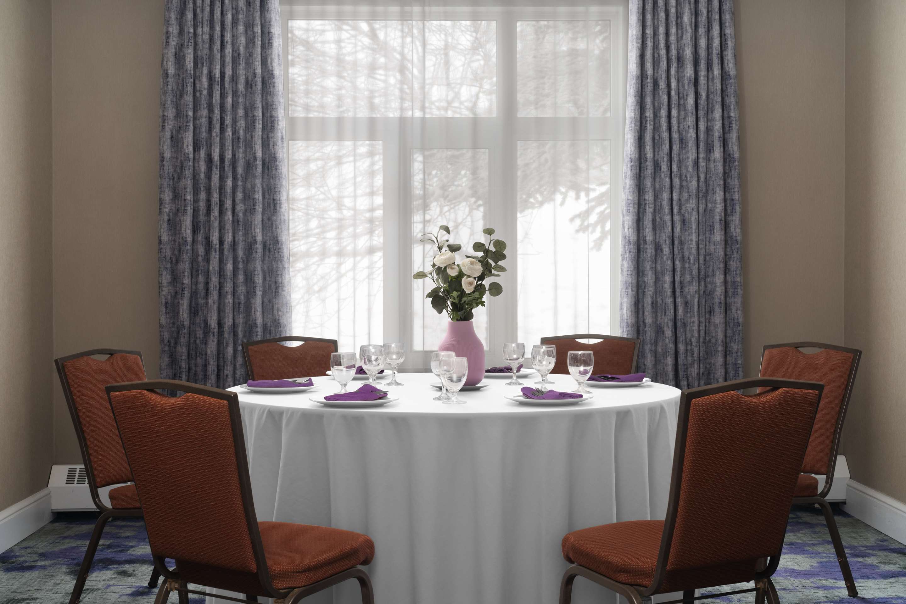 Meeting Room | Hilton Garden Inn Calgary Airport