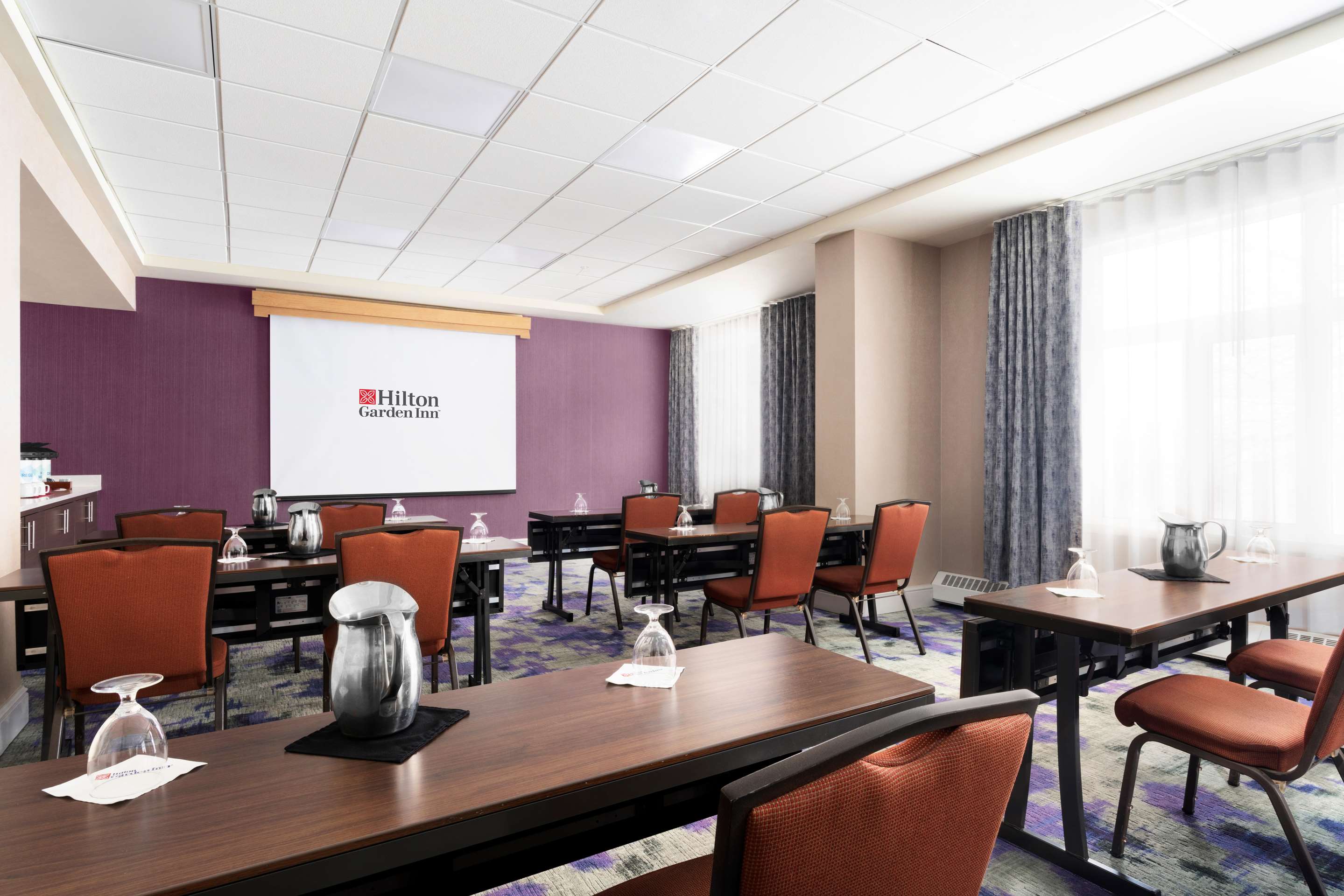 Meeting Room | Hilton Garden Inn Calgary Airport