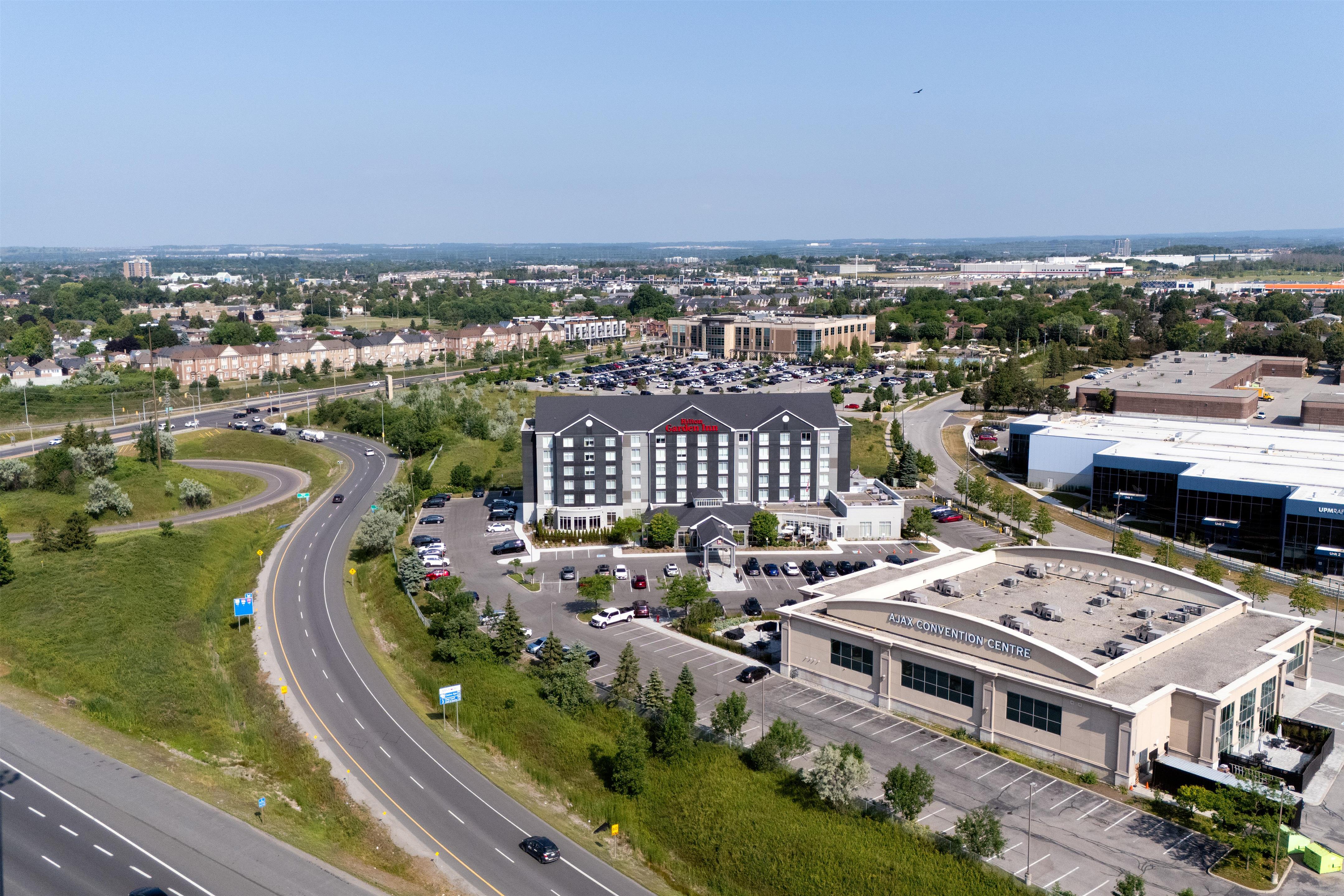 Exterior | Hilton Garden Inn Toronto/Ajax