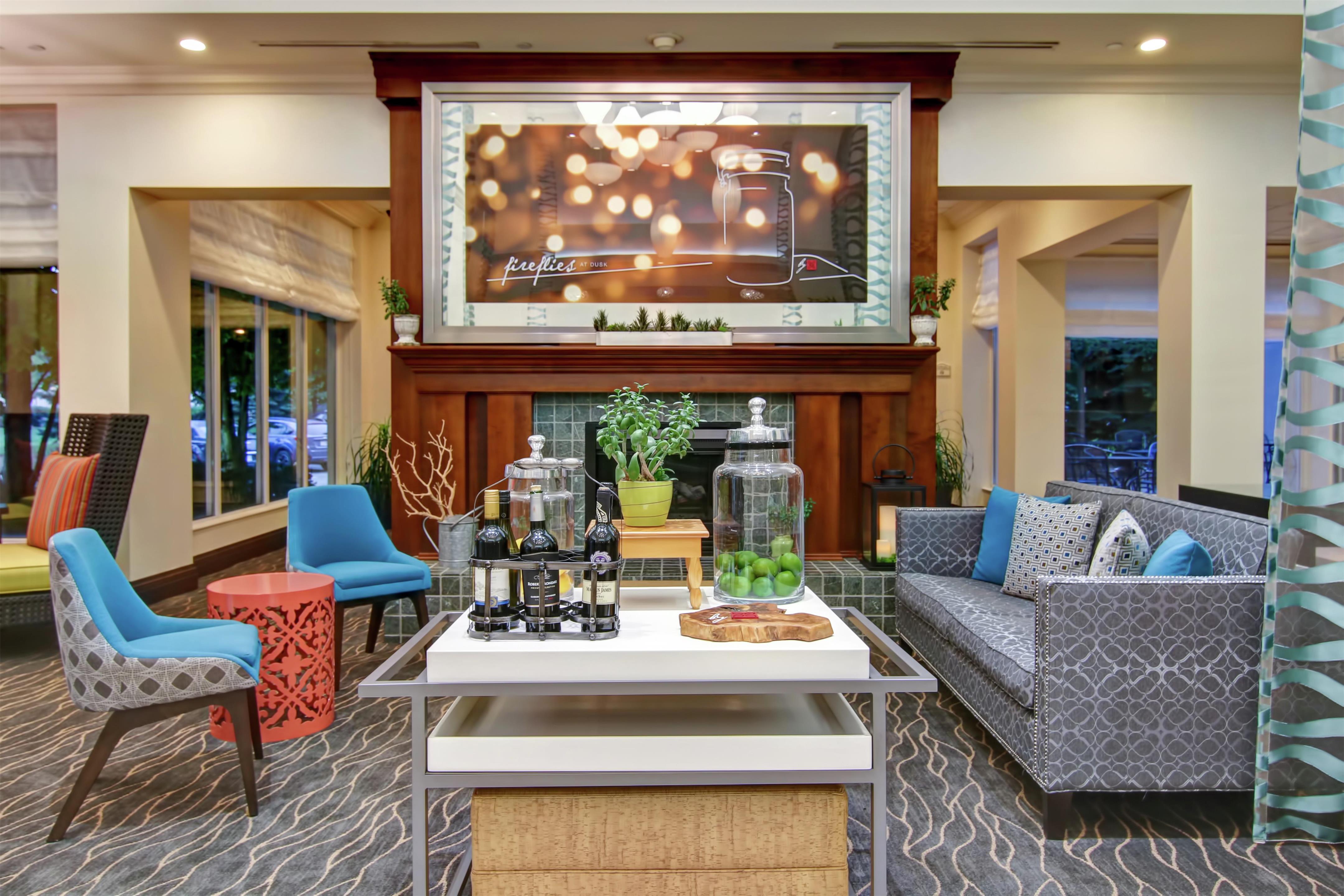 Lobby | Hilton Garden Inn Toronto/Burlington