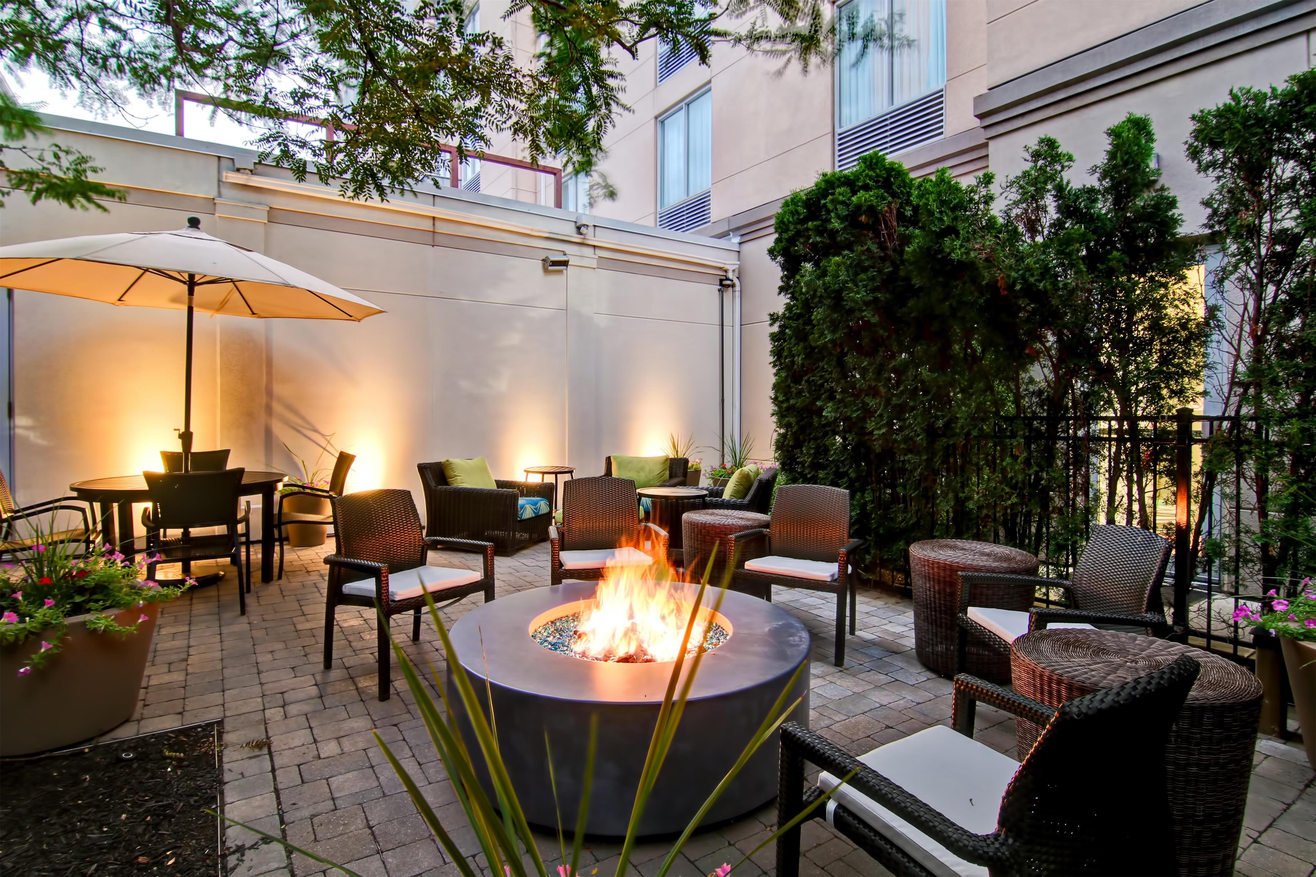 Exterior | Hilton Garden Inn Toronto/Burlington