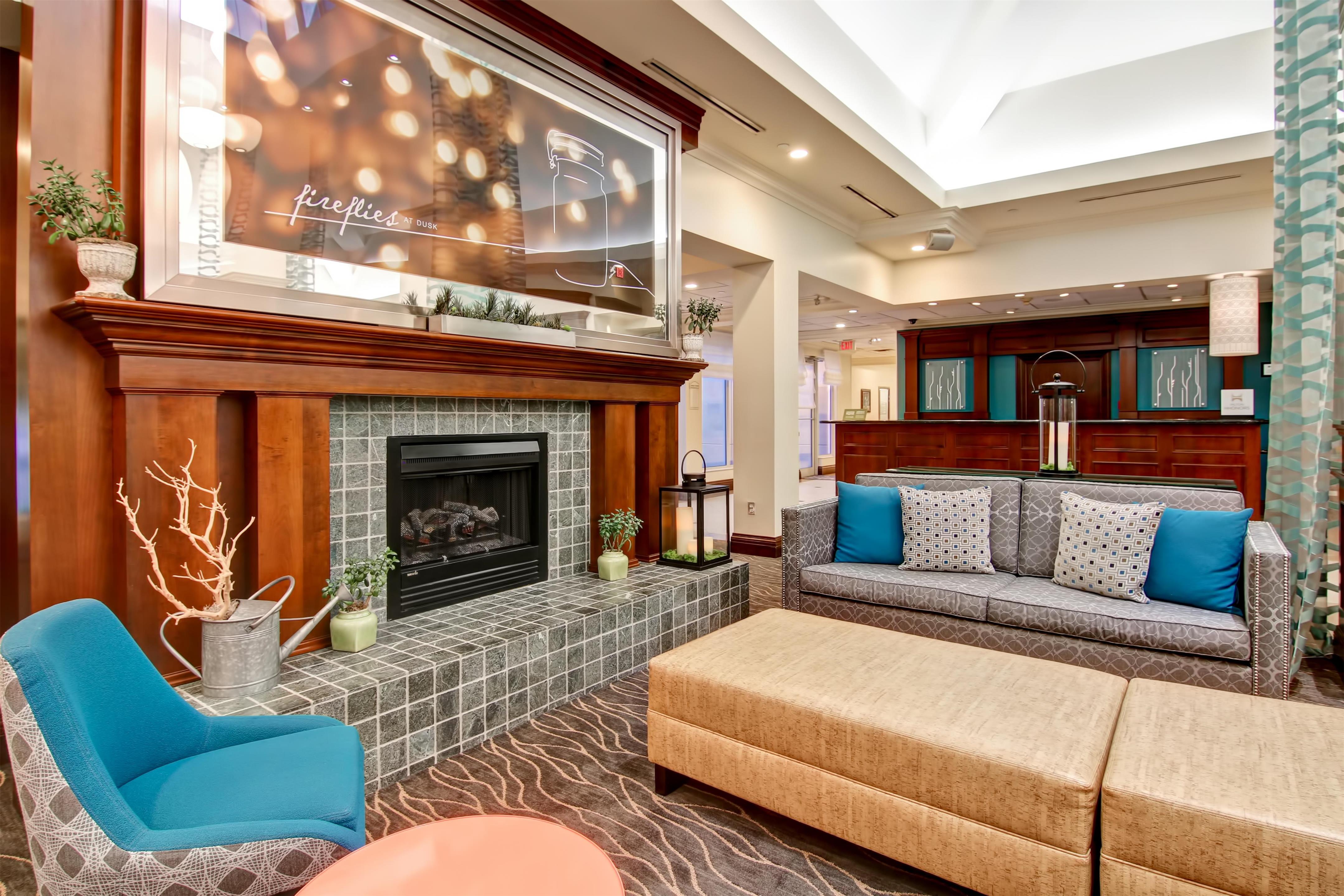 Lobby | Hilton Garden Inn Toronto/Burlington