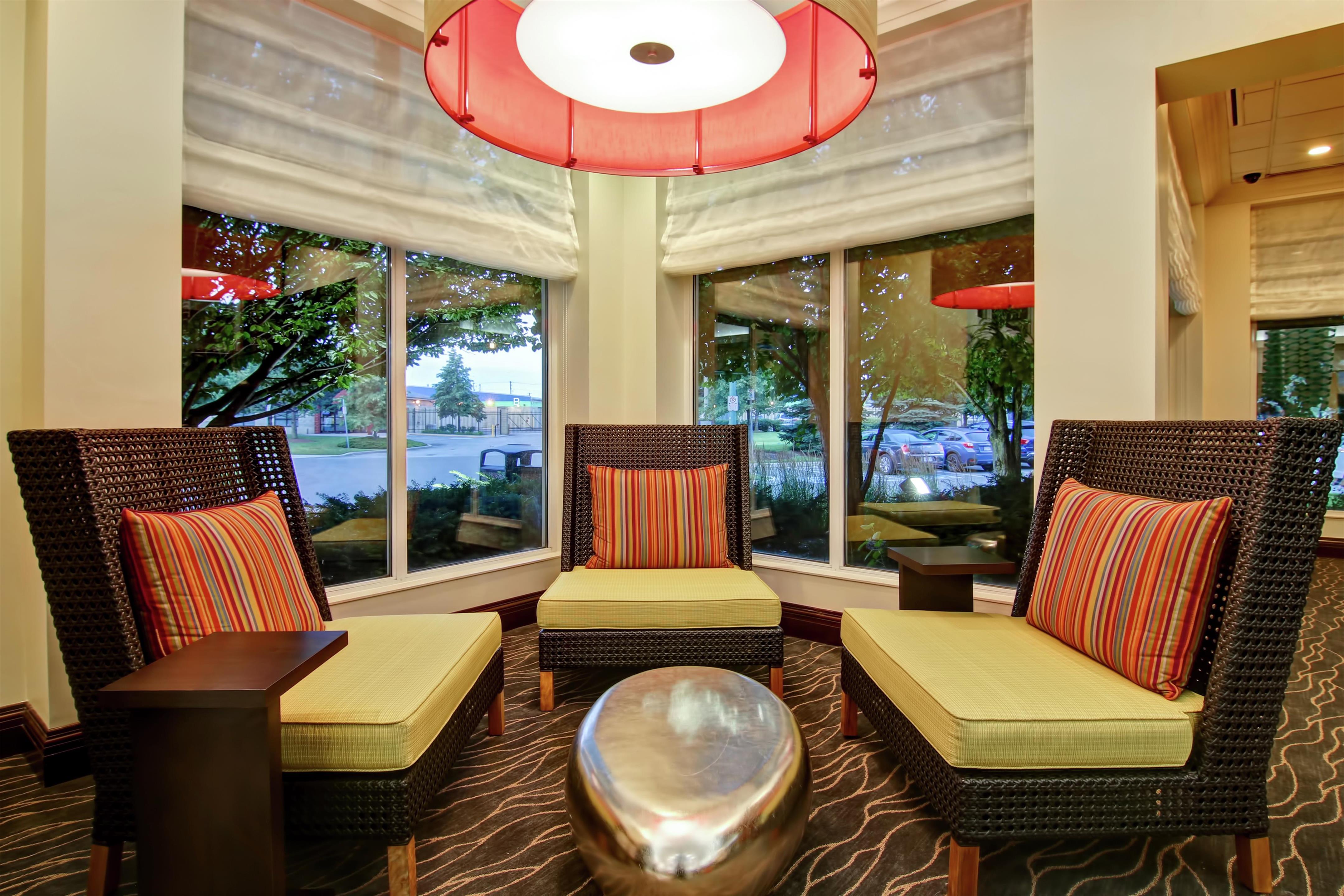 Lobby | Hilton Garden Inn Toronto/Burlington