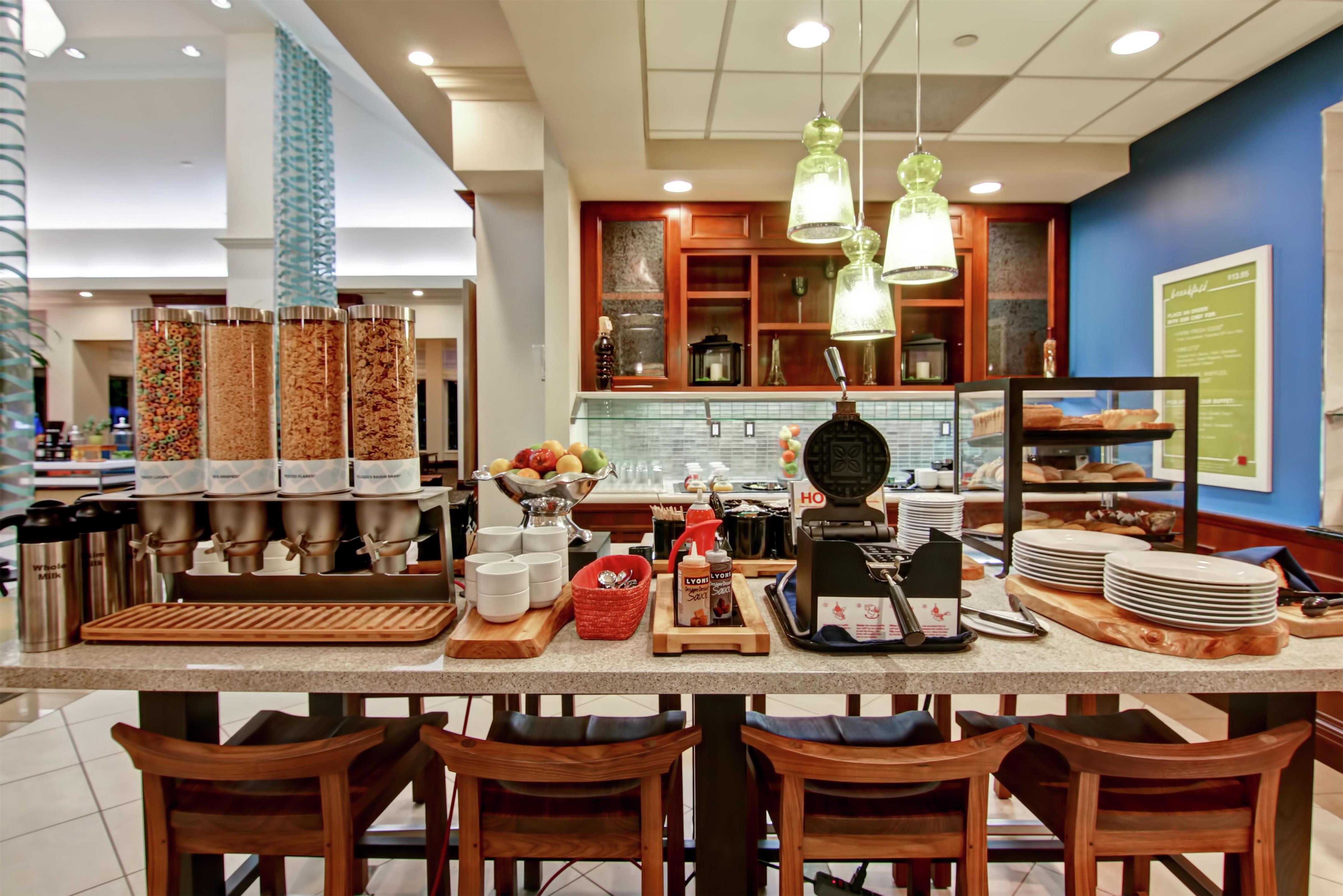 Restaurant | Hilton Garden Inn Toronto/Burlington