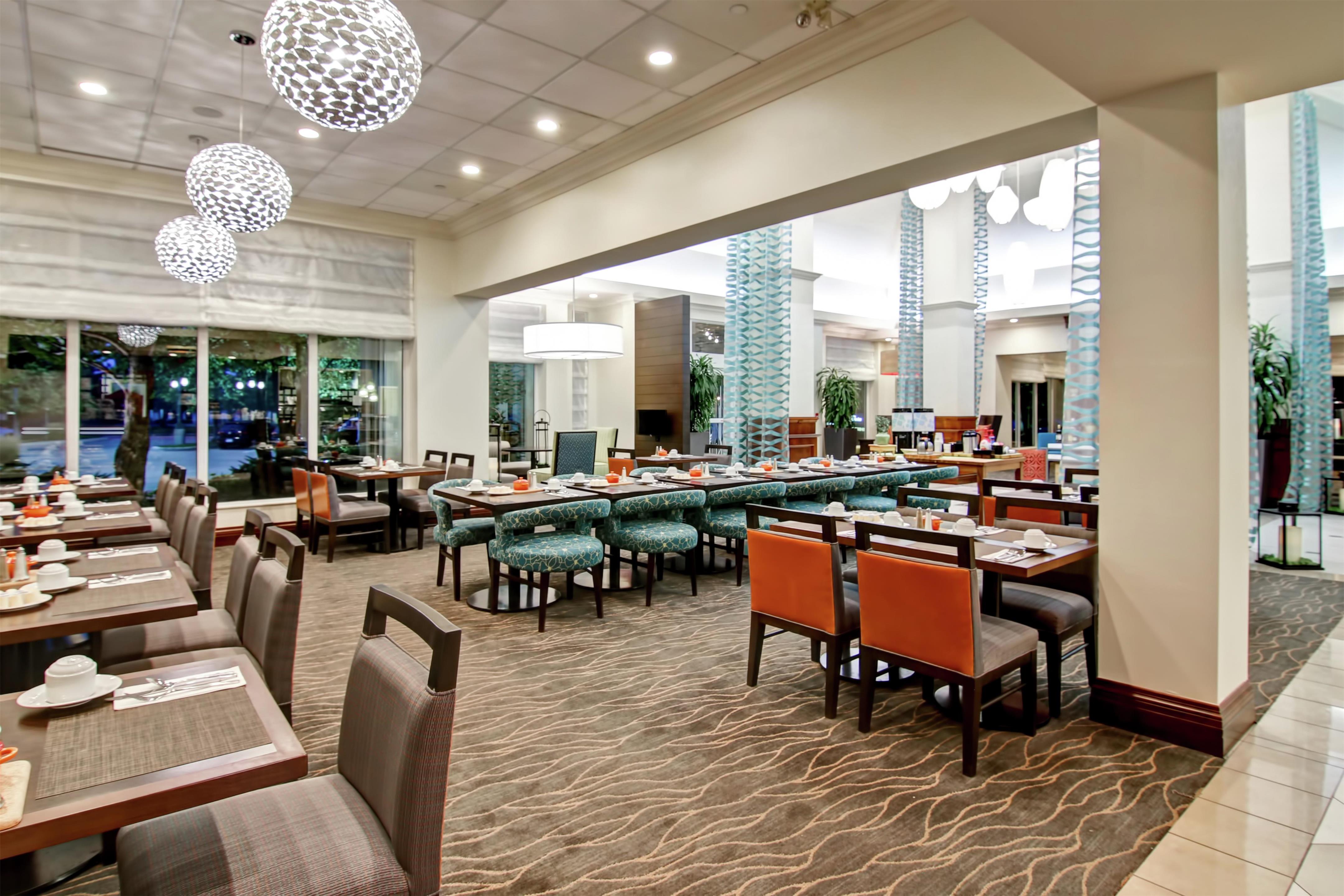Restaurant | Hilton Garden Inn Toronto/Burlington