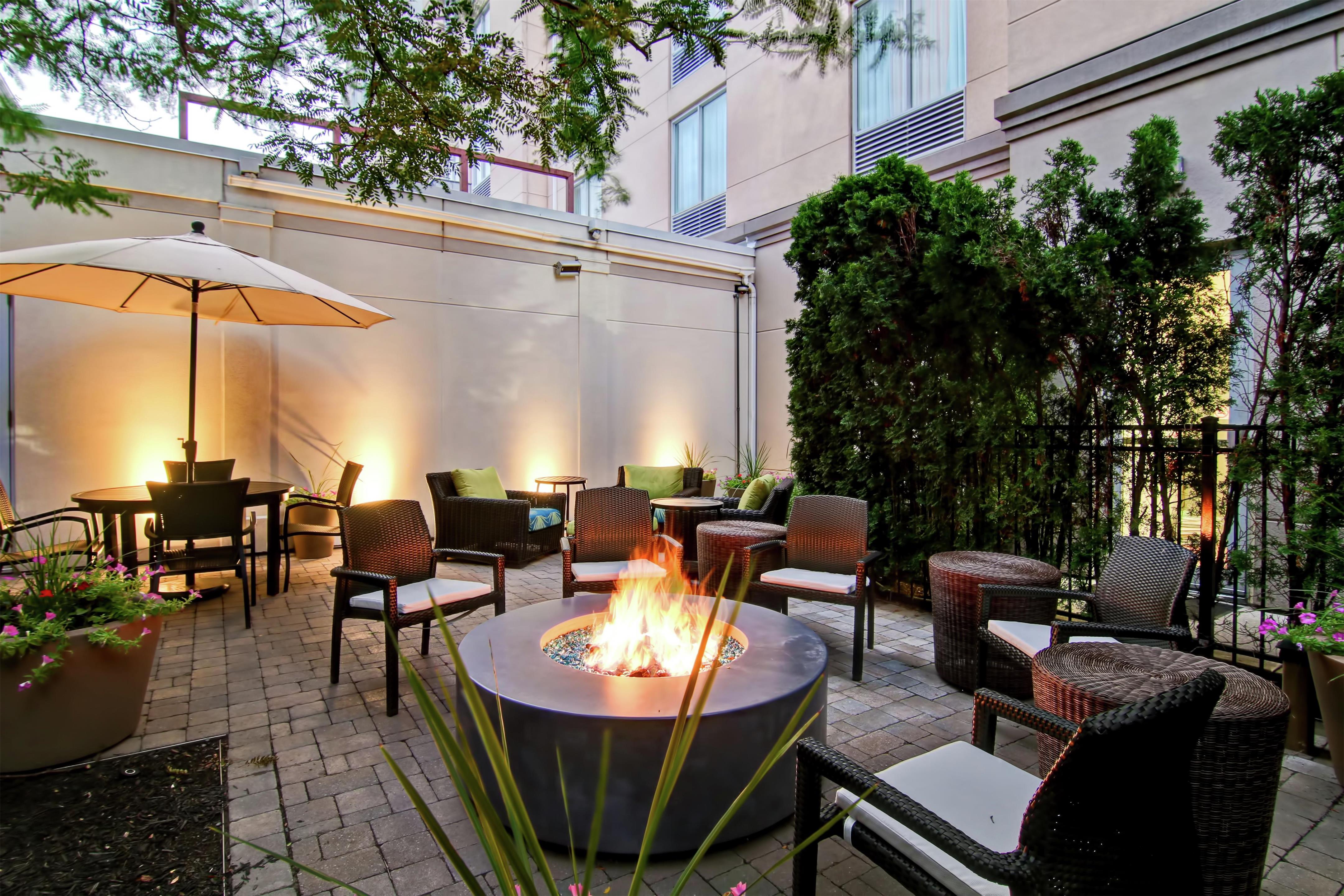 Exterior | Hilton Garden Inn Toronto/Burlington