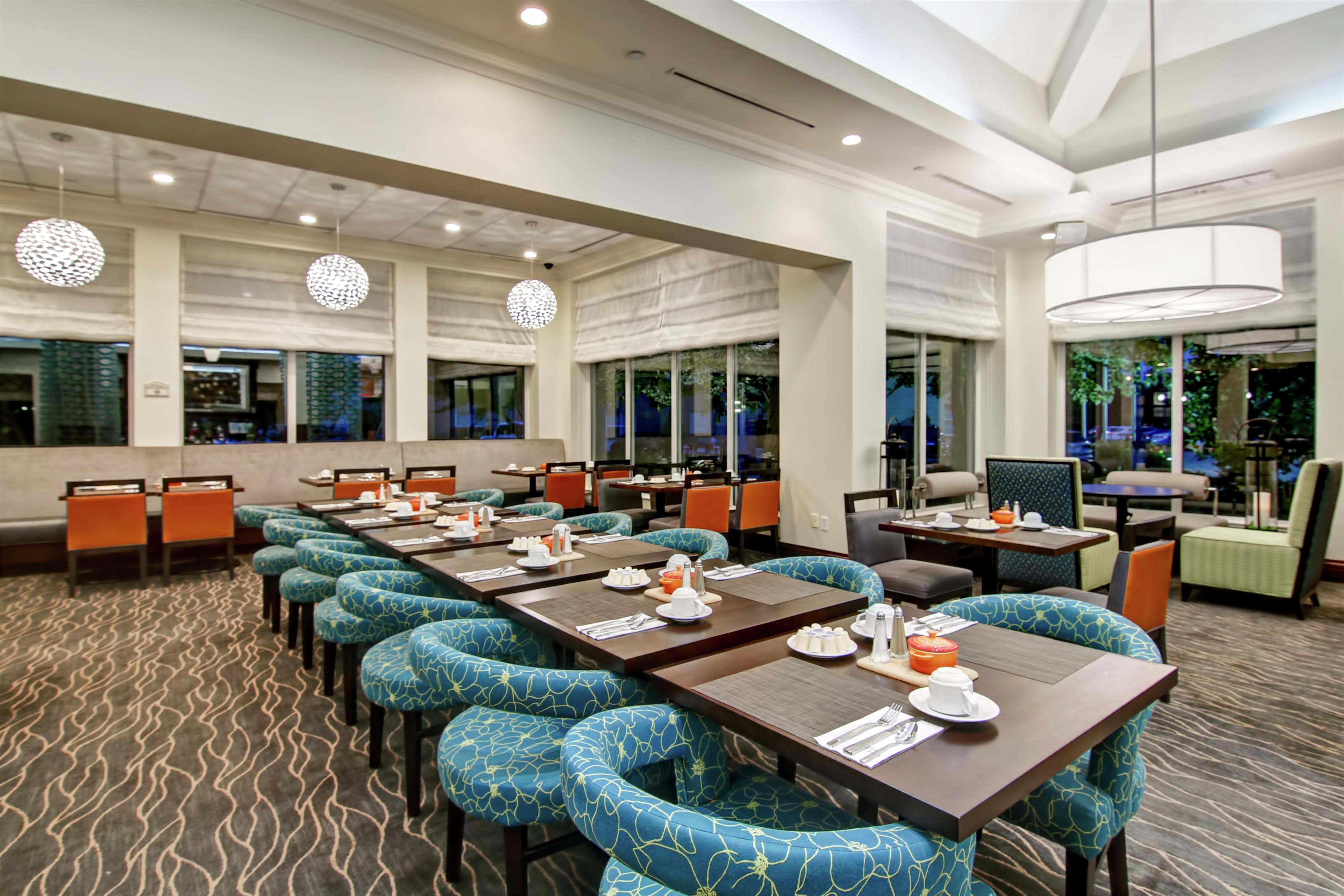 Restaurant | Hilton Garden Inn Toronto/Burlington