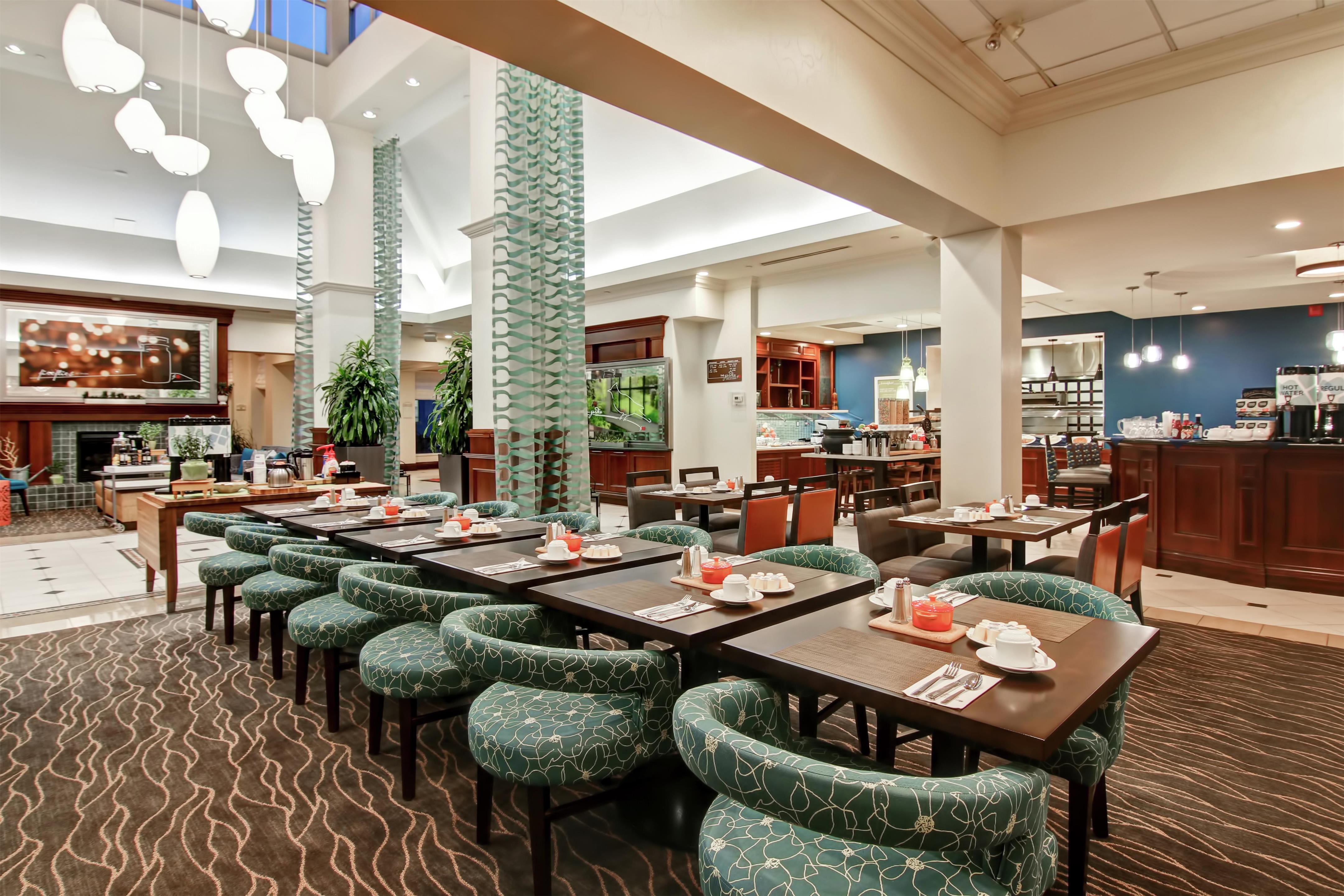 Restaurant | Hilton Garden Inn Toronto/Burlington