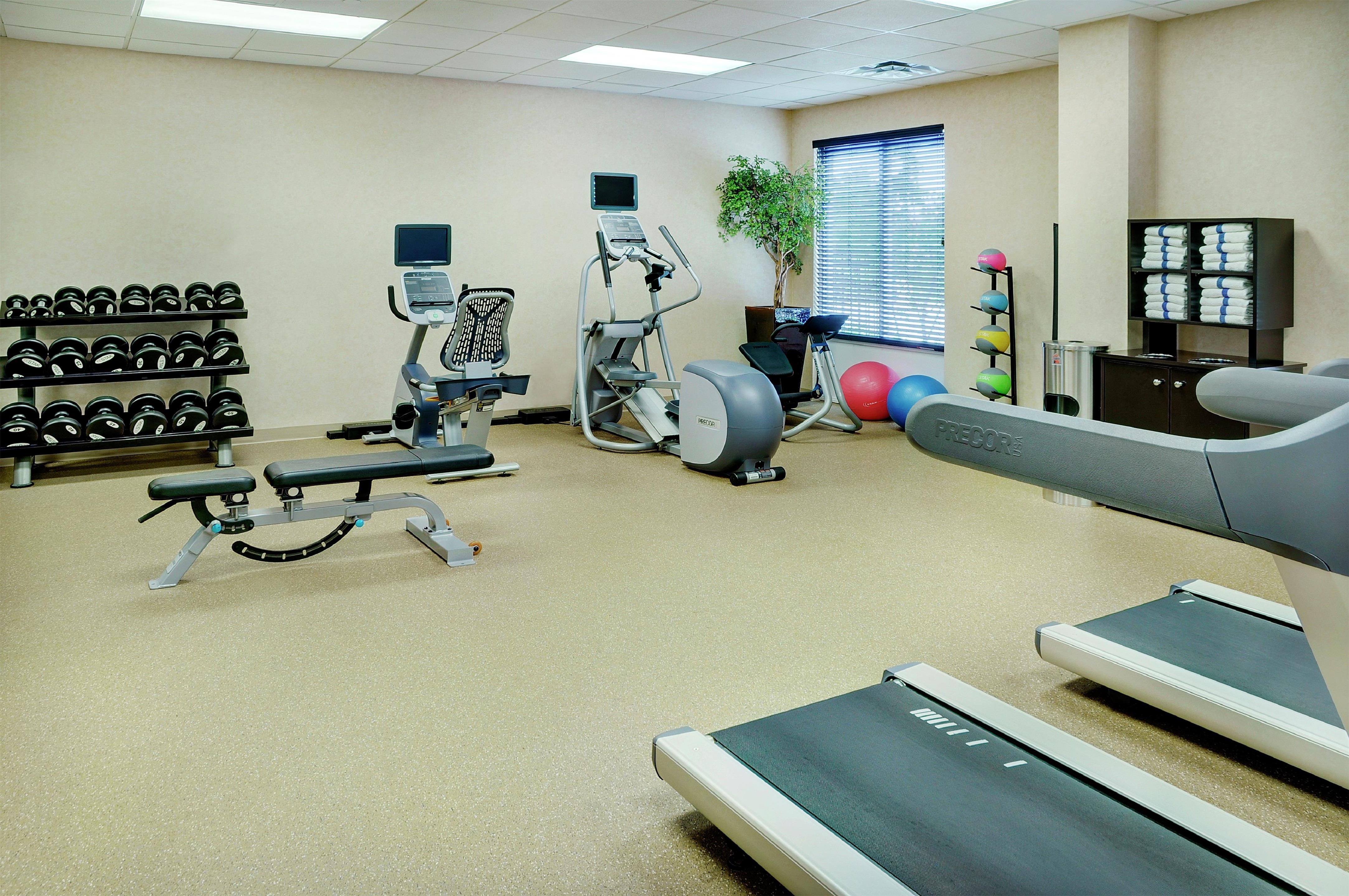 Health club fitness center gym | Hilton Garden Inn Toronto/Burlington