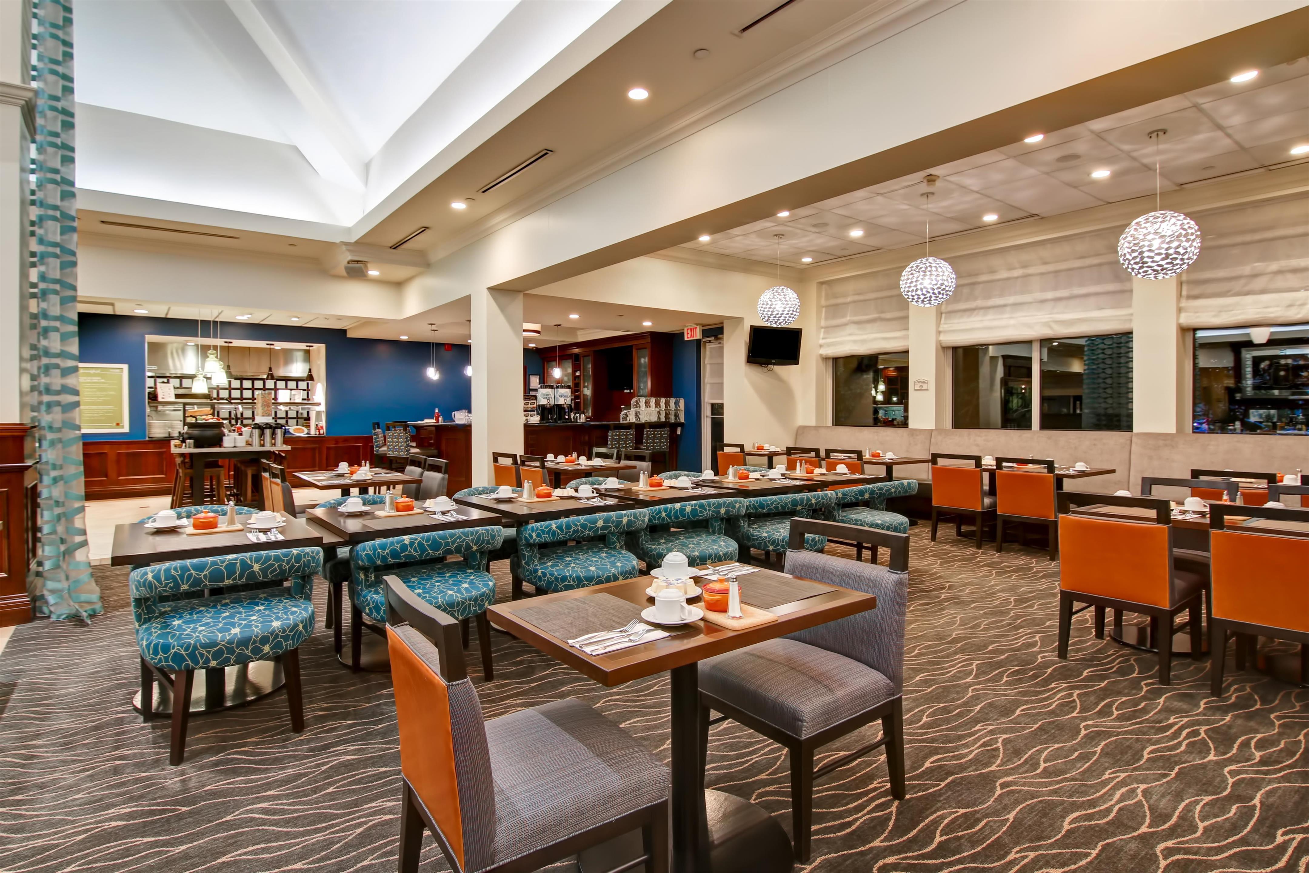 Restaurant | Hilton Garden Inn Toronto/Burlington