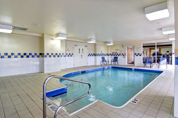 Pool - Hilton Garden Inn Mississauga