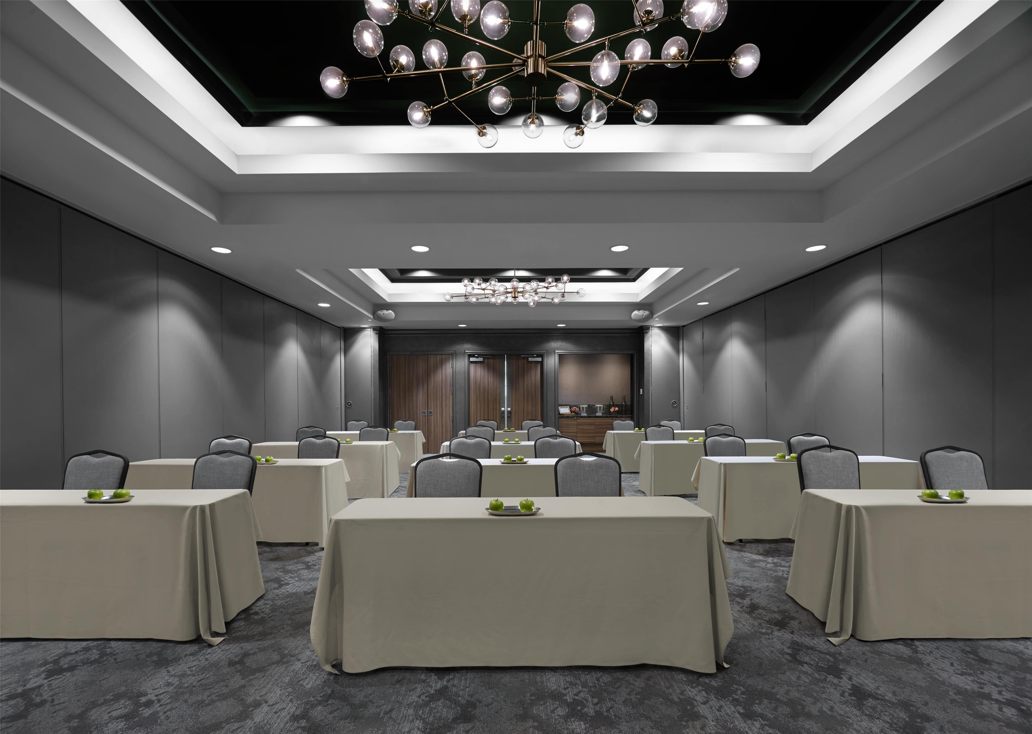 Meeting Room | Hilton Garden Inn Toronto Airport