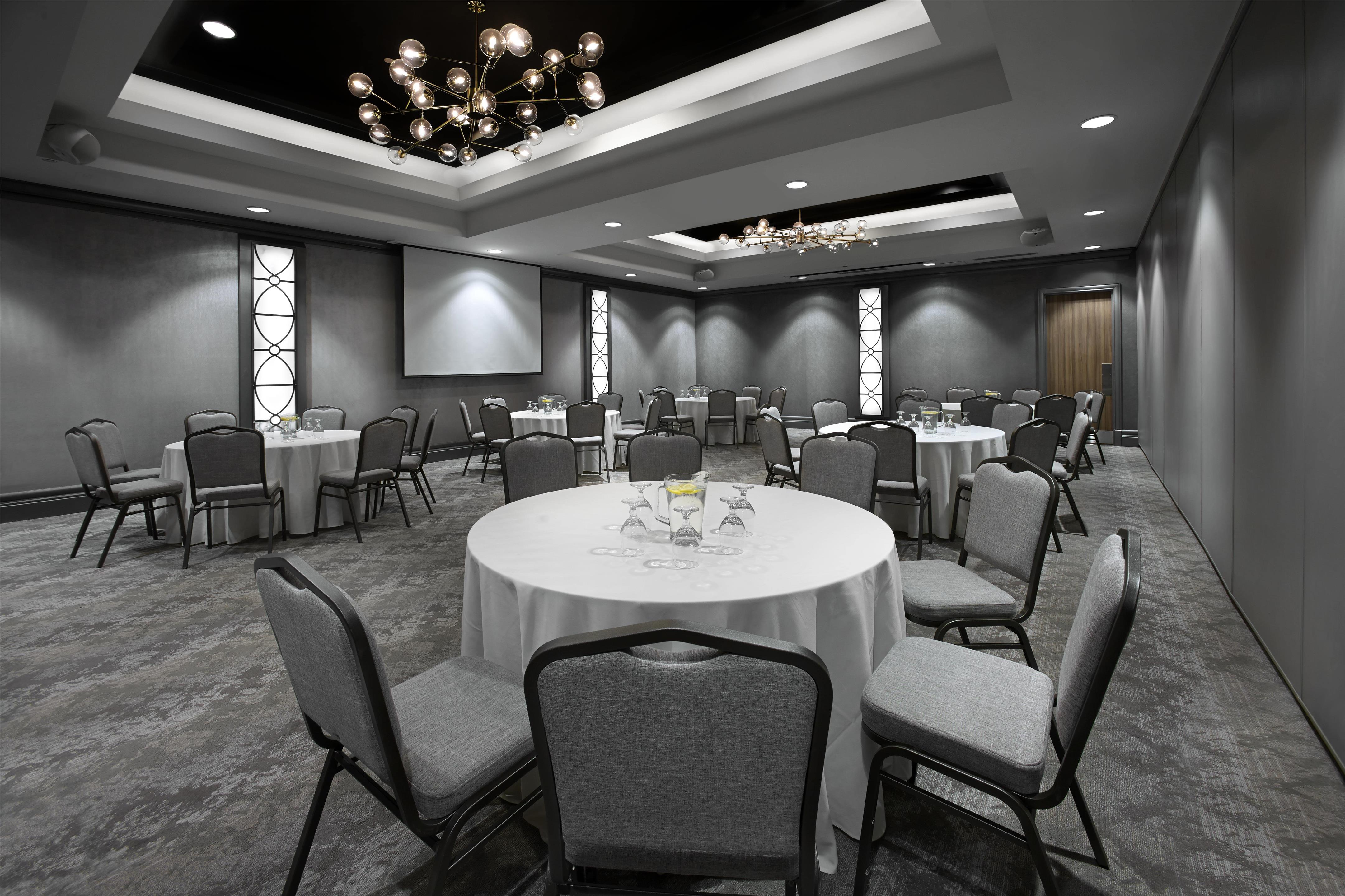 Meeting Room | Hilton Garden Inn Toronto Airport
