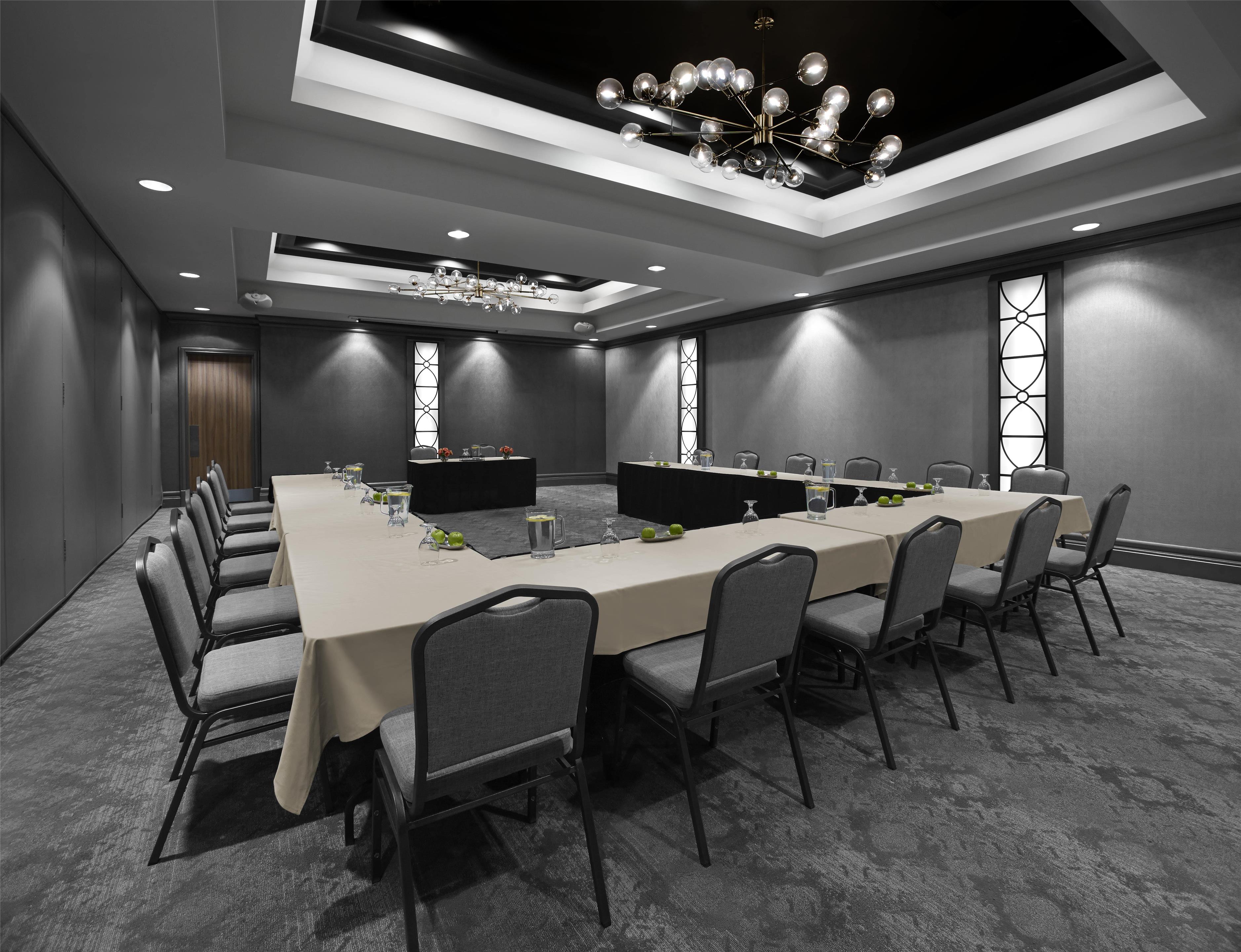Meeting Room | Hilton Garden Inn Toronto Airport