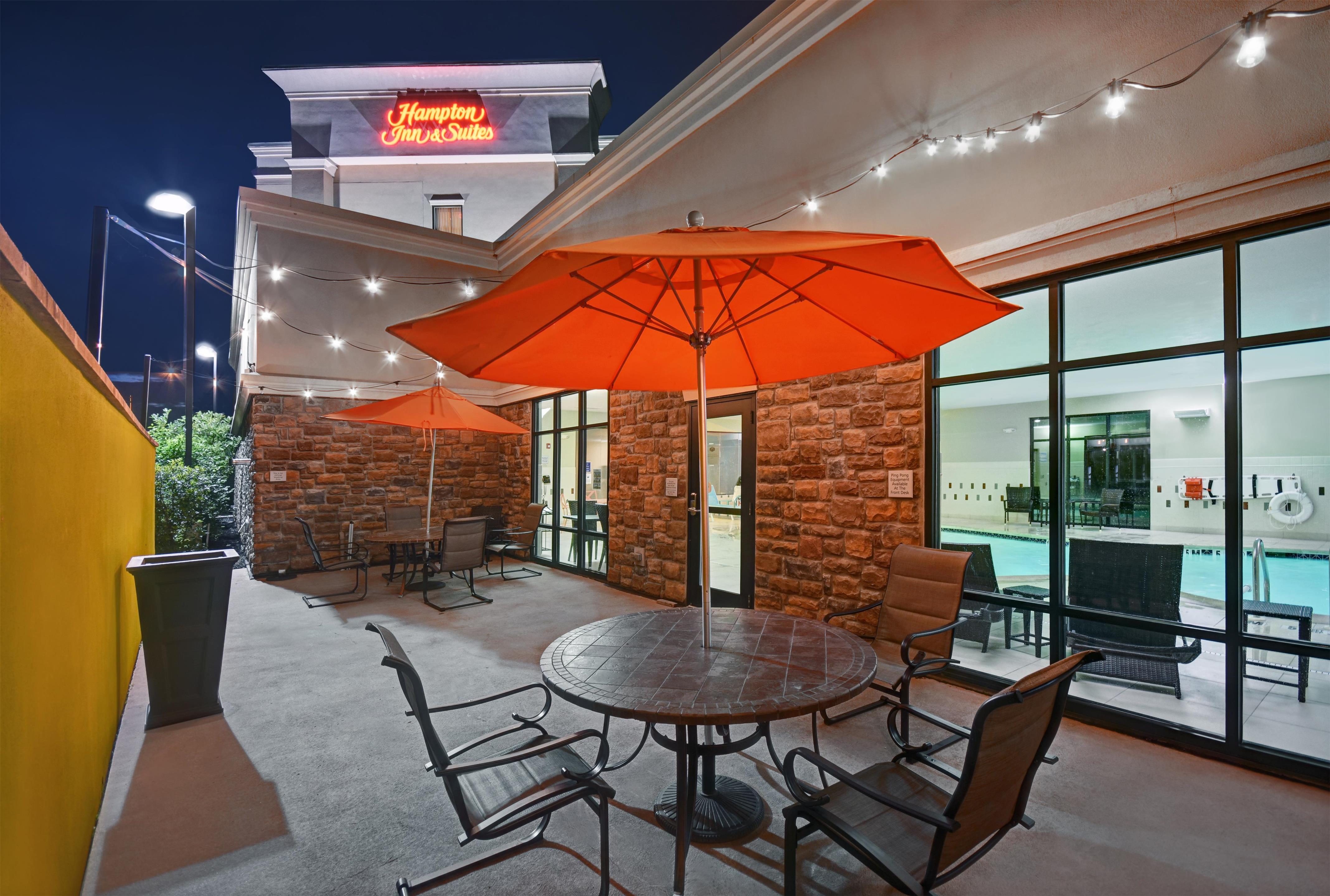 Exterior | Hampton Inn & Suites Robbinsville