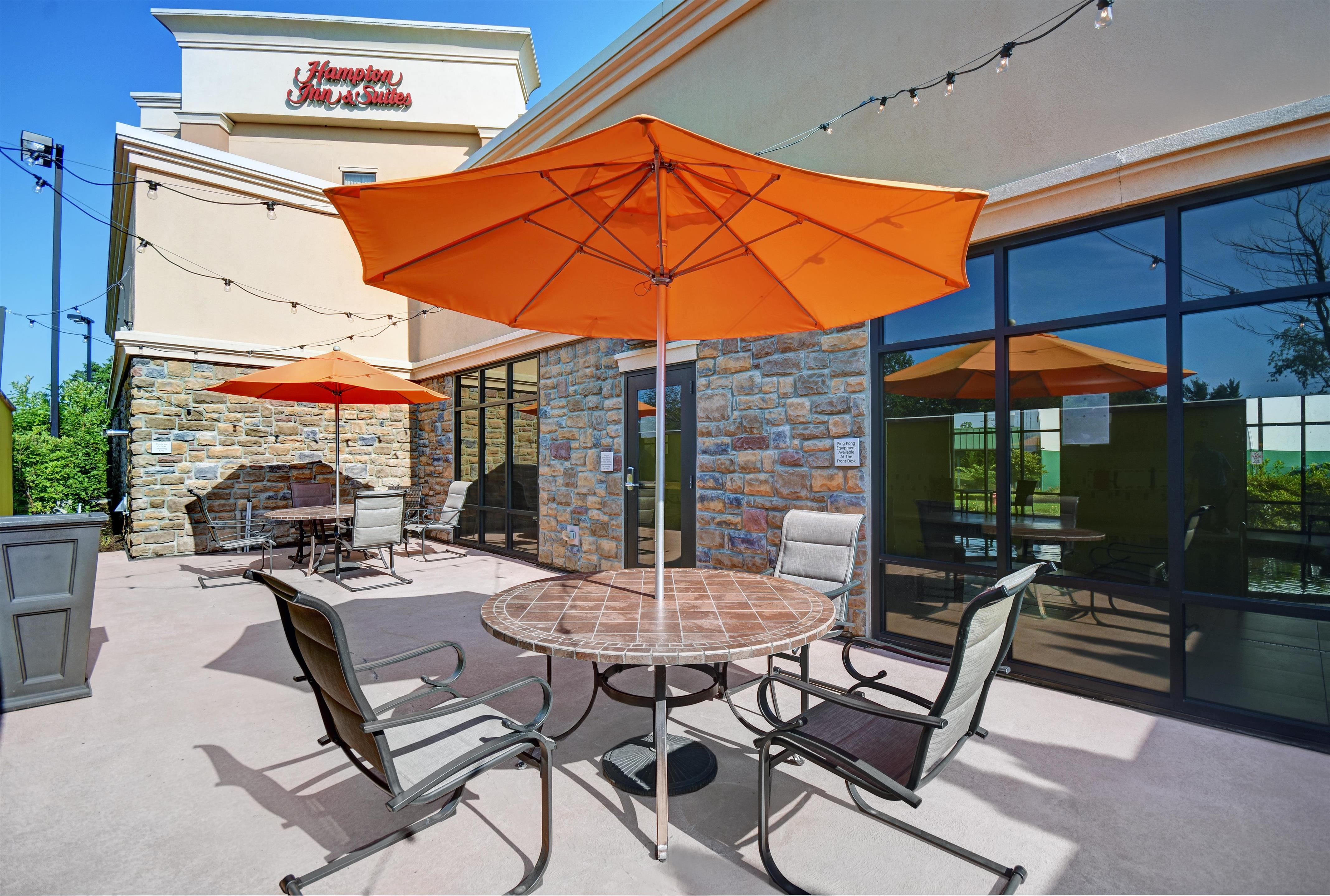 Exterior | Hampton Inn & Suites Robbinsville