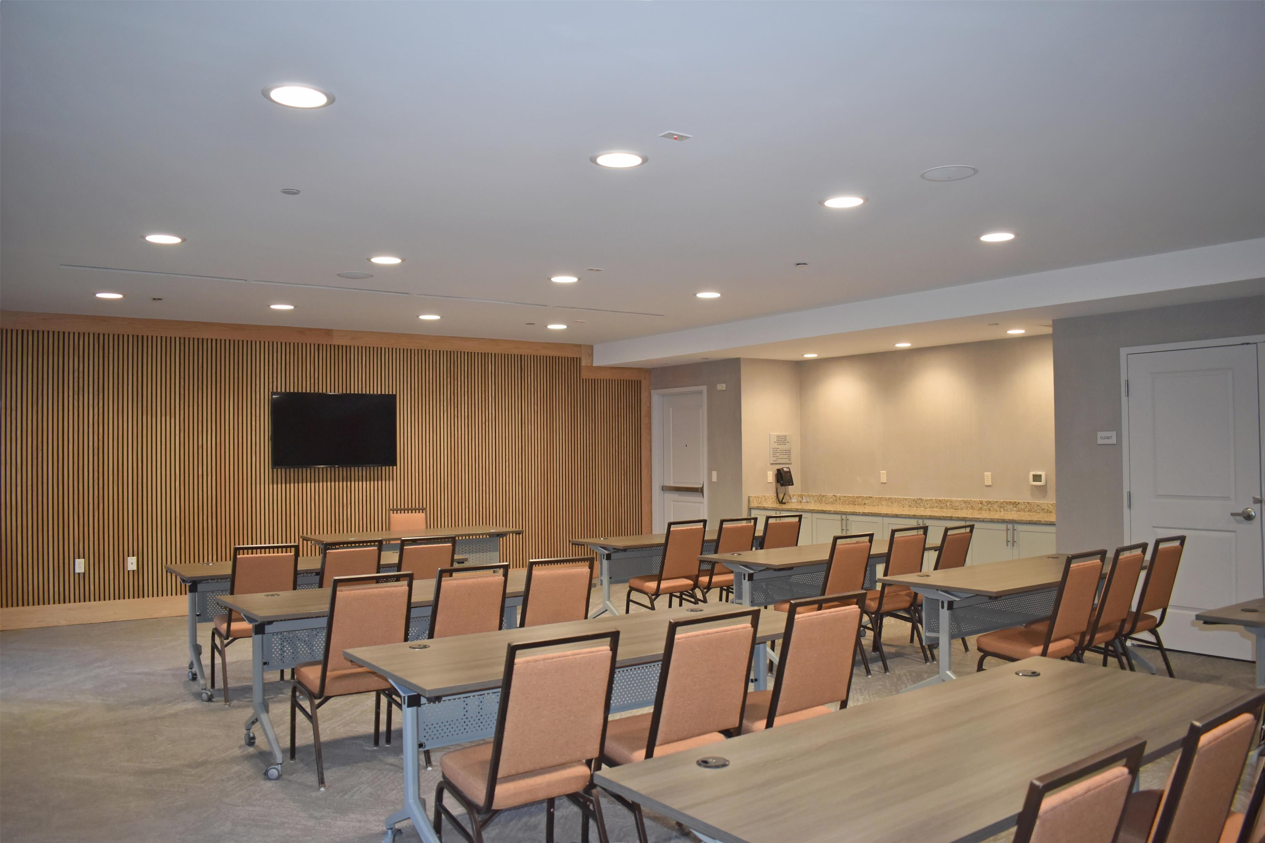 Meeting Room | Hampton Inn & Suites Robbinsville