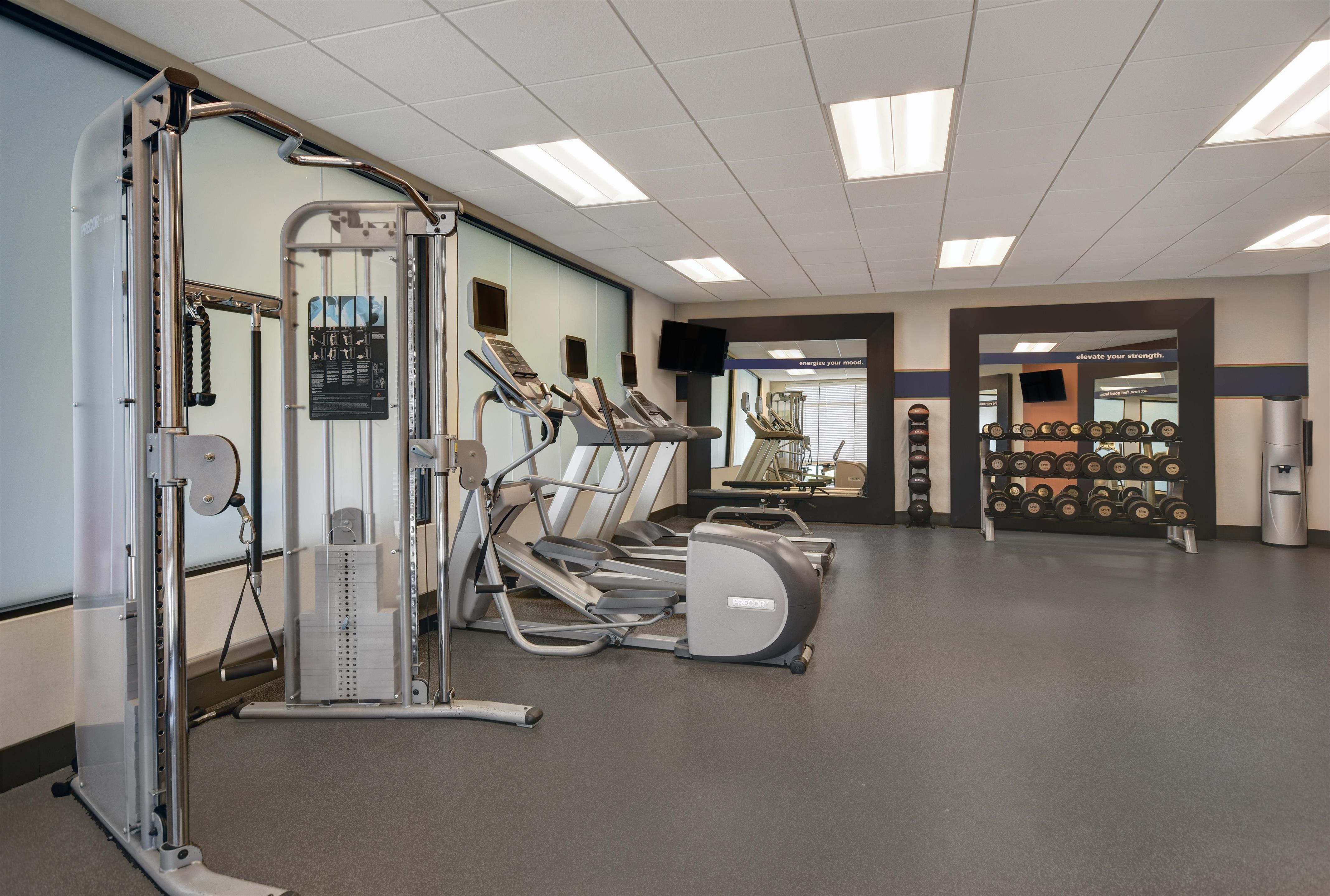 Health club fitness center gym | Hampton Inn & Suites Robbinsville
