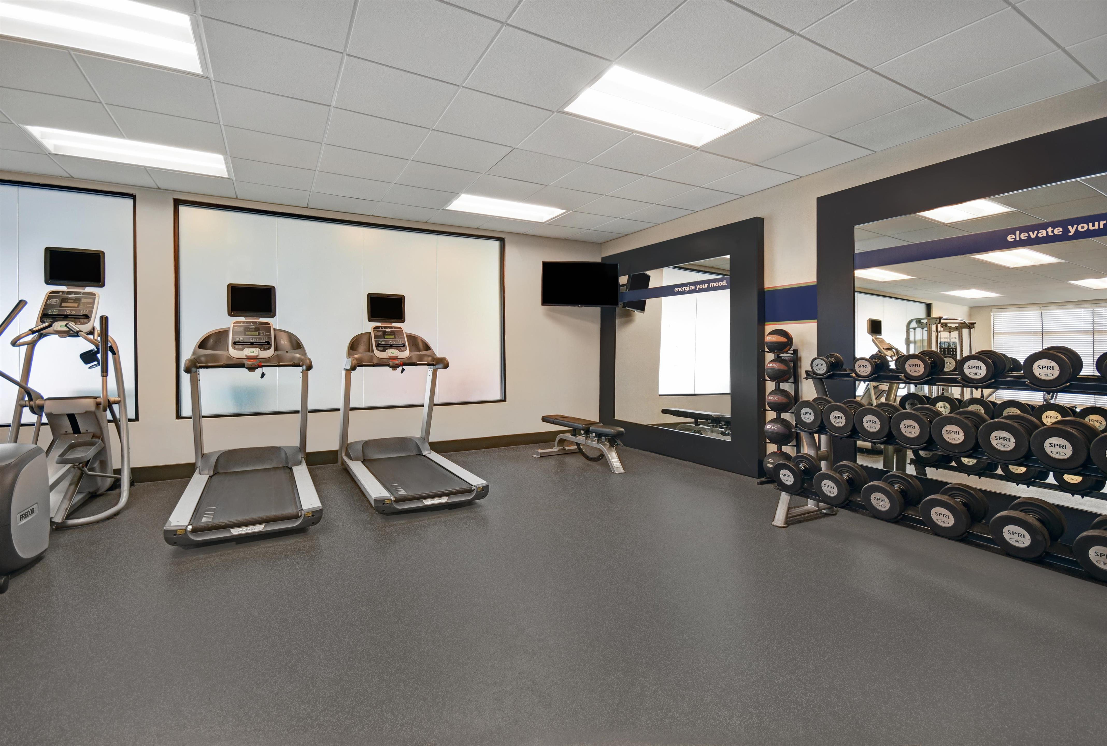 Health club fitness center gym | Hampton Inn & Suites Robbinsville