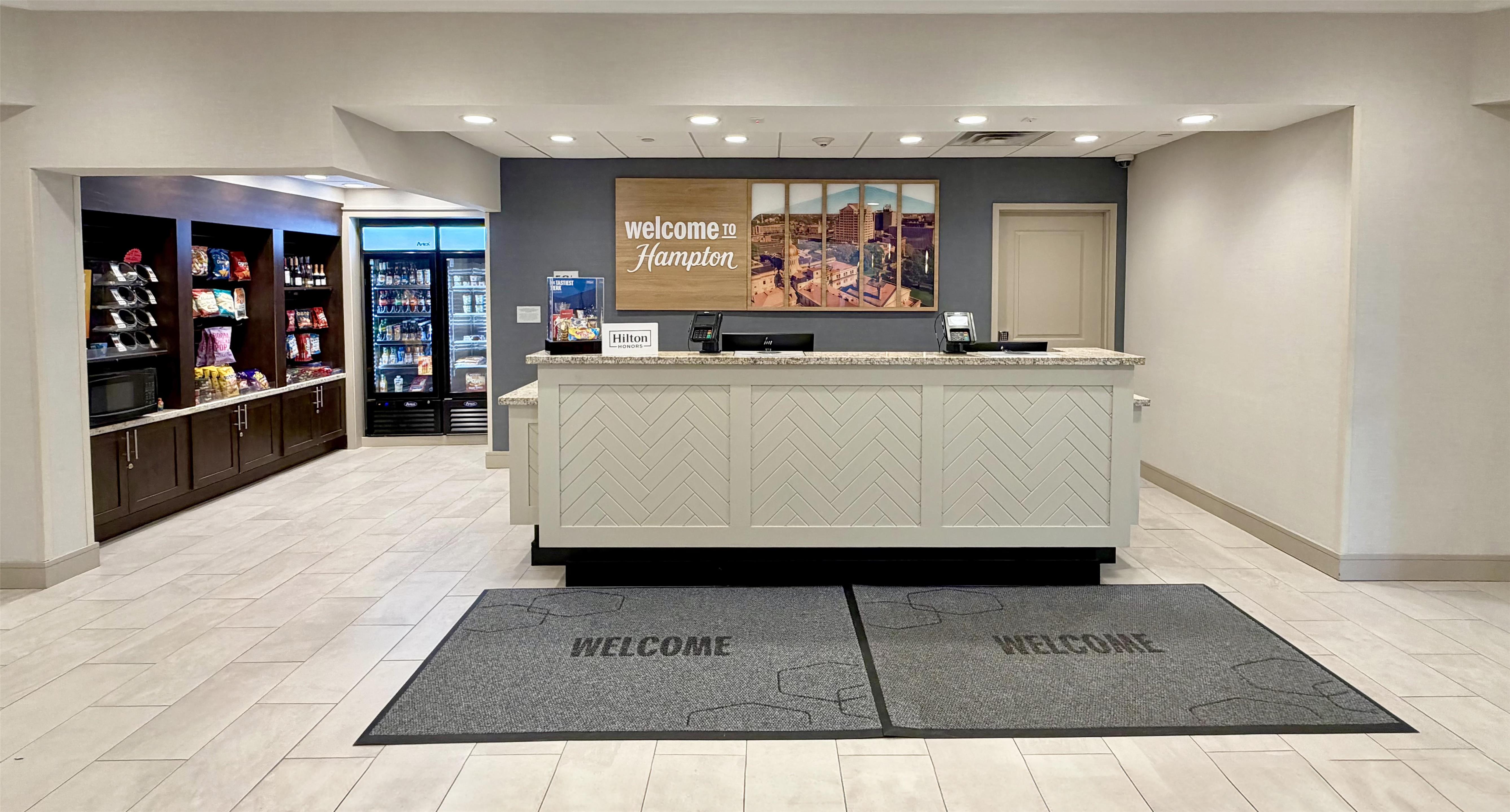 Reception | Hampton Inn & Suites Robbinsville
