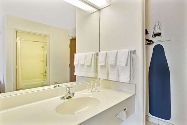  - Baymont Inn & Suites Airport Tucson