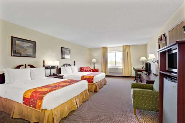 Suite - Baymont Inn & Suites Airport Tucson