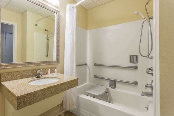  - Baymont Inn & Suites Cornelia