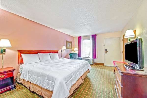  - Baymont Inn & Suites McDonough - I-75, Exit 218