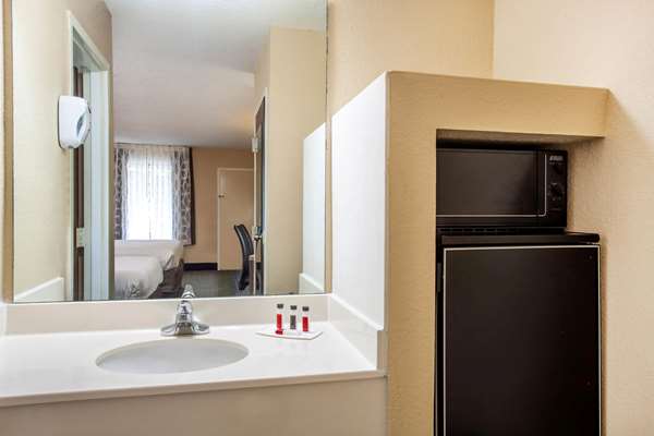  - Baymont Inn & Suites McDonough - I-75, Exit 218