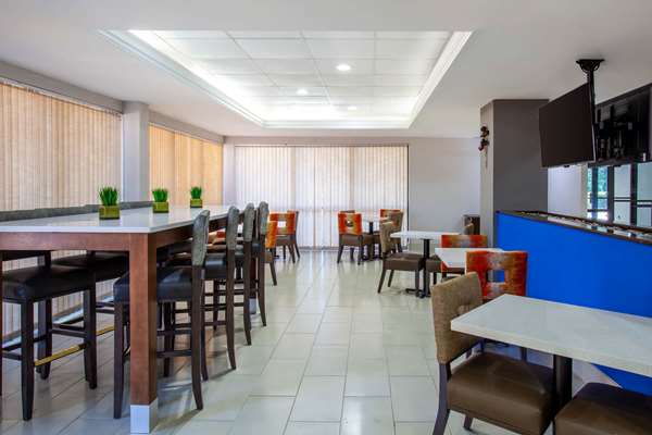  - Baymont Inn & Suites McDonough - I-75, Exit 218