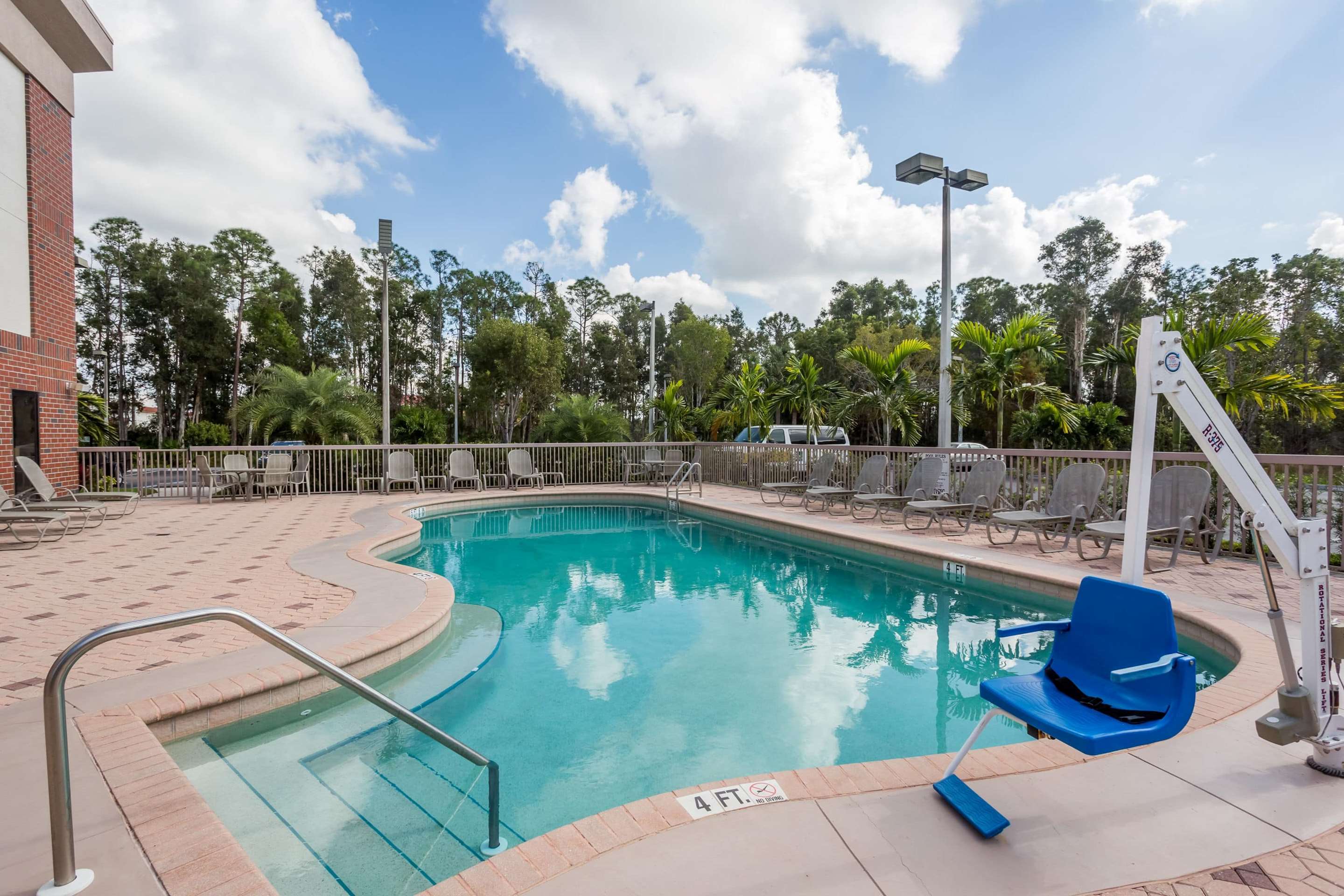 Pool | Days Inn & Suites by Wyndham Fort Myers Near JetBlue Park