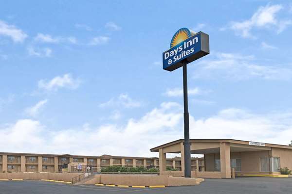 Exterior view - Days Inn & Suites Santa Rosa - I-40, Exit 275