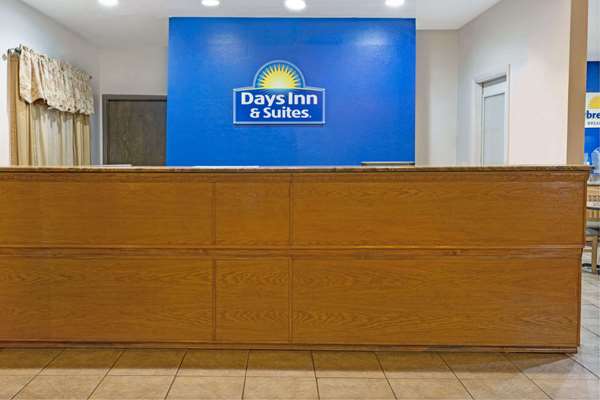  - Days Inn & Suites Santa Rosa - I-40, Exit 275