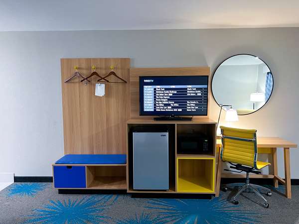  - Days Inn & Suites Santa Rosa - I-40, Exit 275