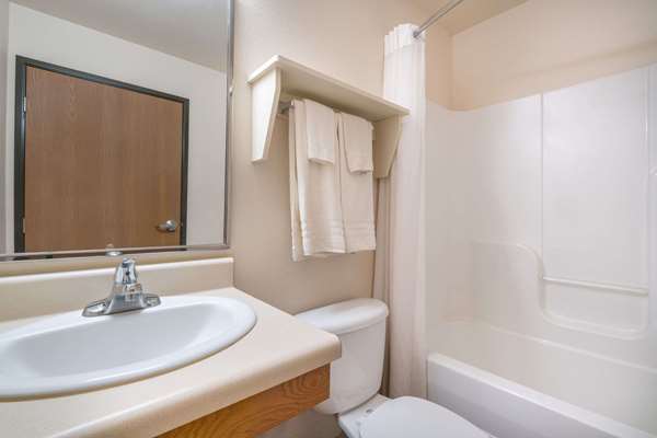  - Days Inn & Suites South Rochester