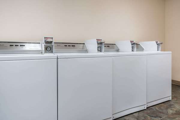 Amenities - Days Inn & Suites South Rochester