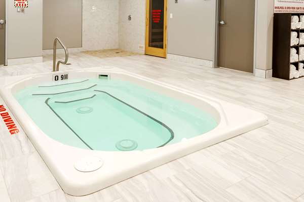  - Ramada Hotel Moose Jaw