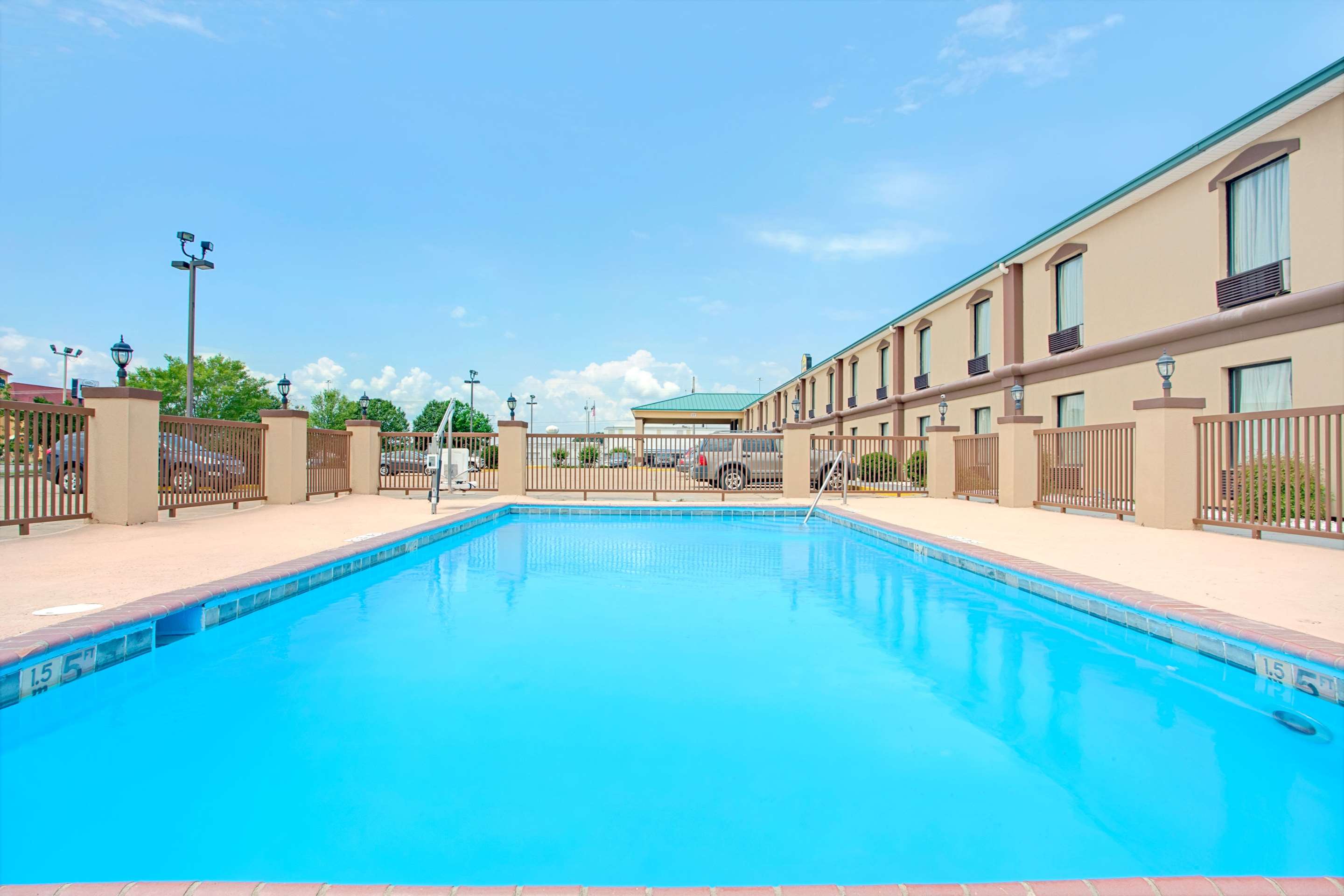Pool | Super 8 by Wyndham Canton