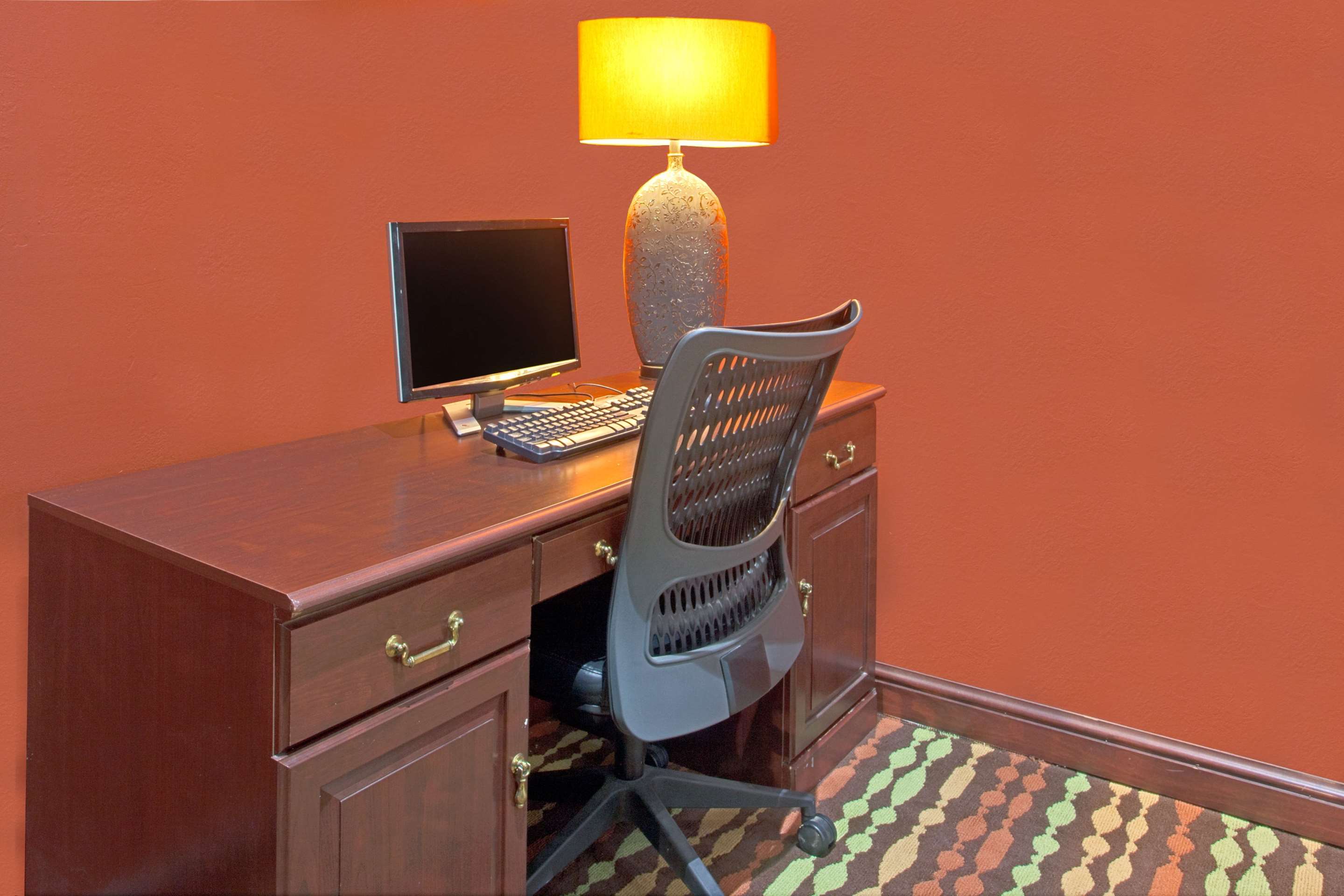 Business Center | Super 8 by Wyndham Canton
