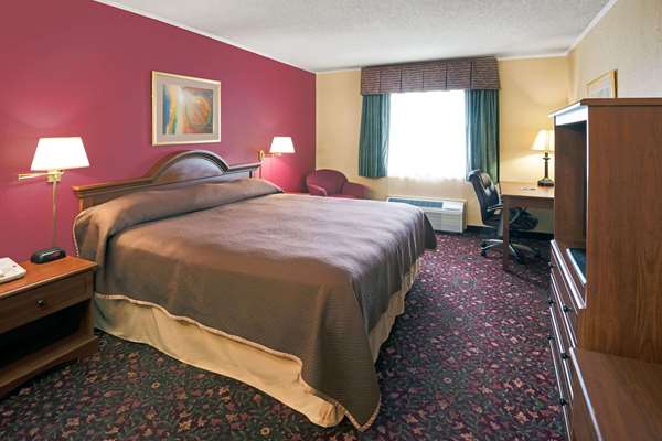  - Travelodge Beckley - I-64 & I-77, Exit 44