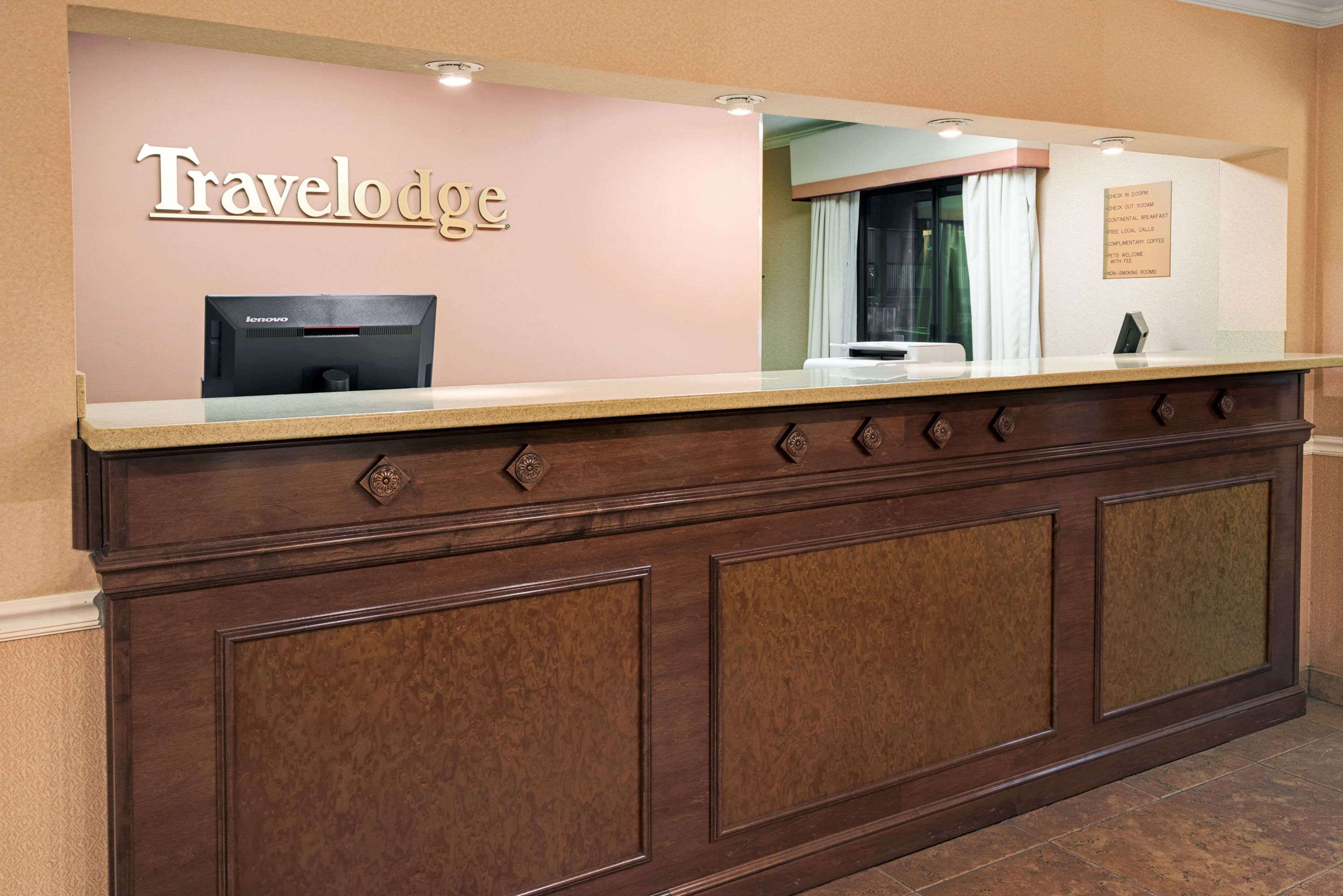 Lobby | Travelodge by Wyndham Beckley