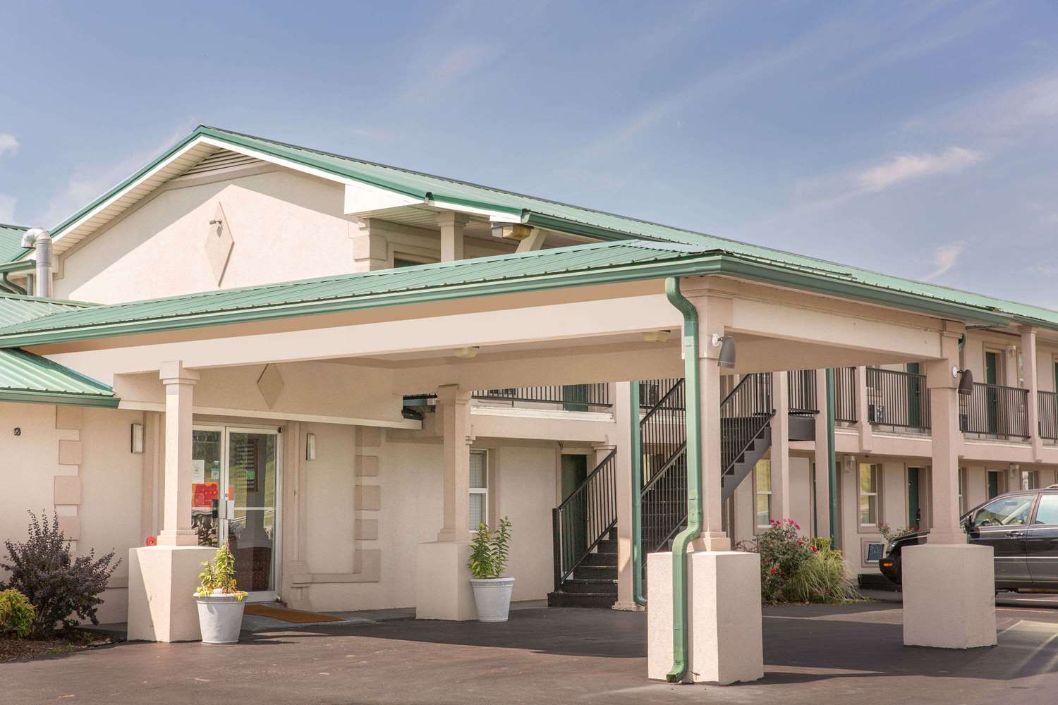 Knights Inn Glade Spring, VA See Discounts