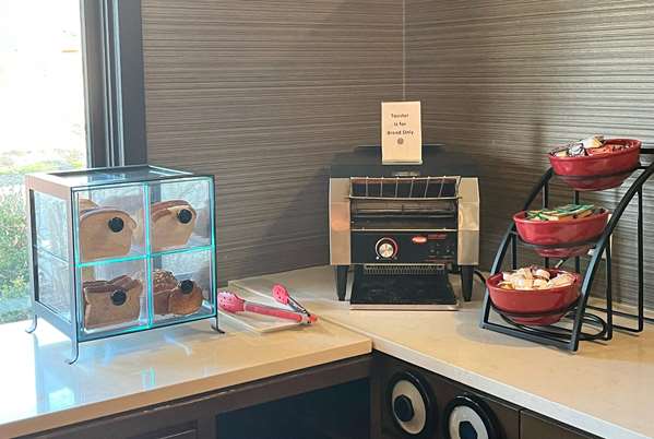  - Ramada Ottawa Hotel on the Rideau