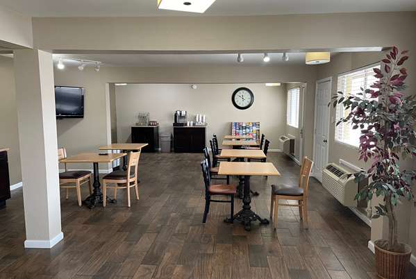  - Super 8 Motel Junction City - I-70, Exit 296