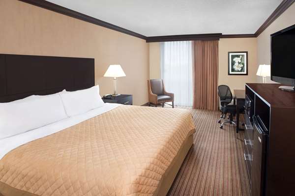  - Wyndham Garden Hotel Schaumburg