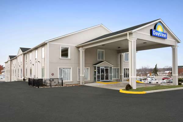 Exterior view - Days Inn Woodstock