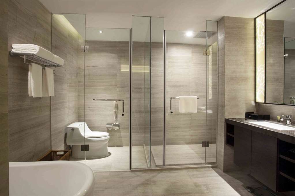 RAMADA PLAZA BY WYNDHAM XIAN SOUTH-guestroom-Guest Room,Bathroom,On-Site.jpg