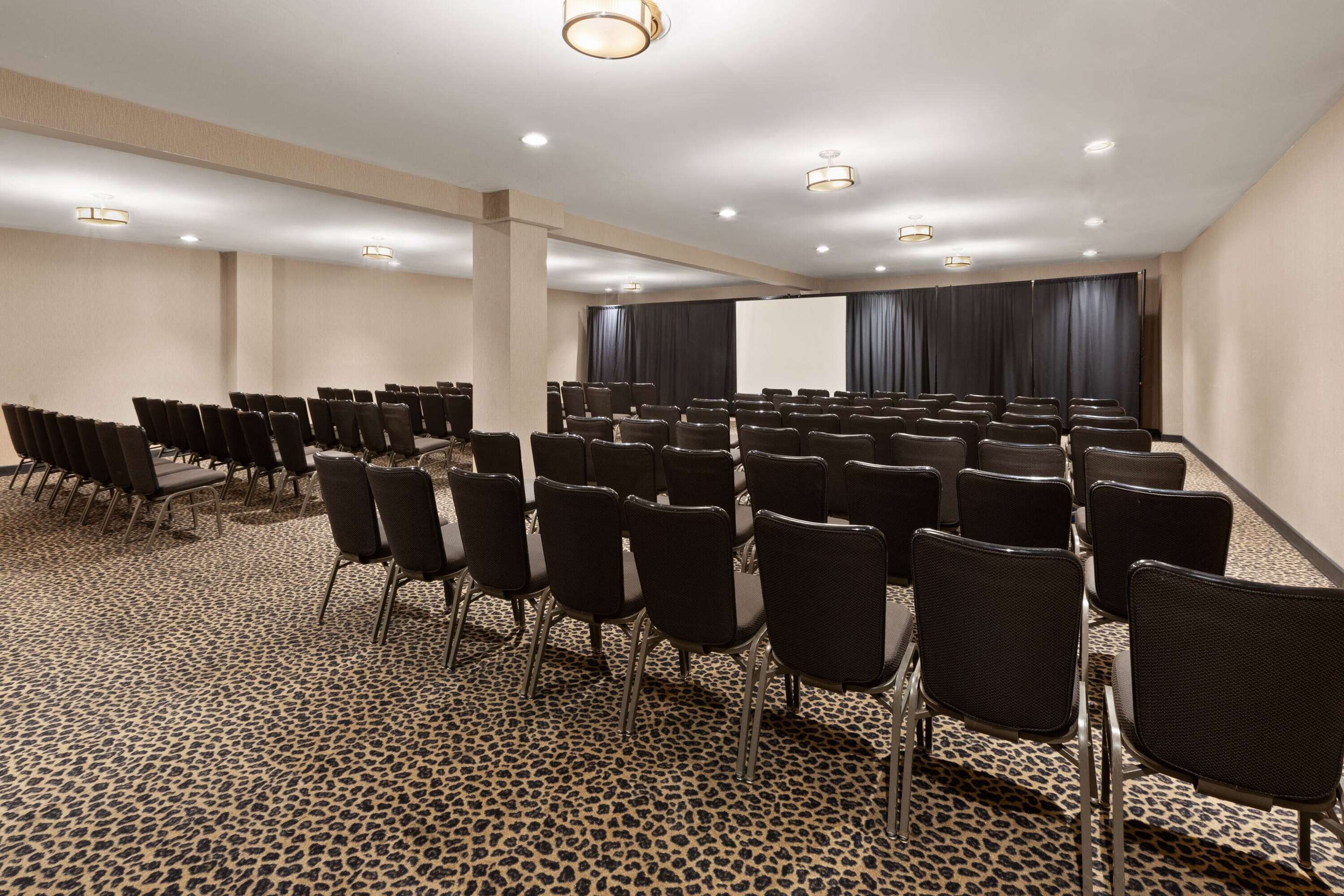 Meeting Room | Wyndham Garden Norfolk Downtown